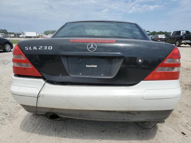 Photo 5 VIN: WDBKK47F3WF074313 - MERCEDES-BENZ SLK-CLASS 