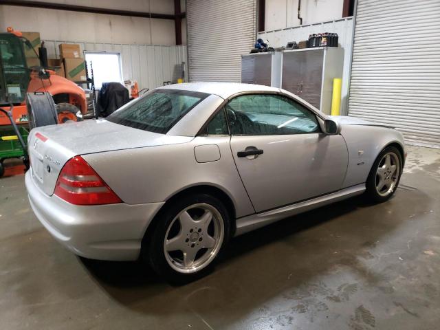 Photo 2 VIN: WDBKK47F3YF169702 - MERCEDES-BENZ SLK-CLASS 