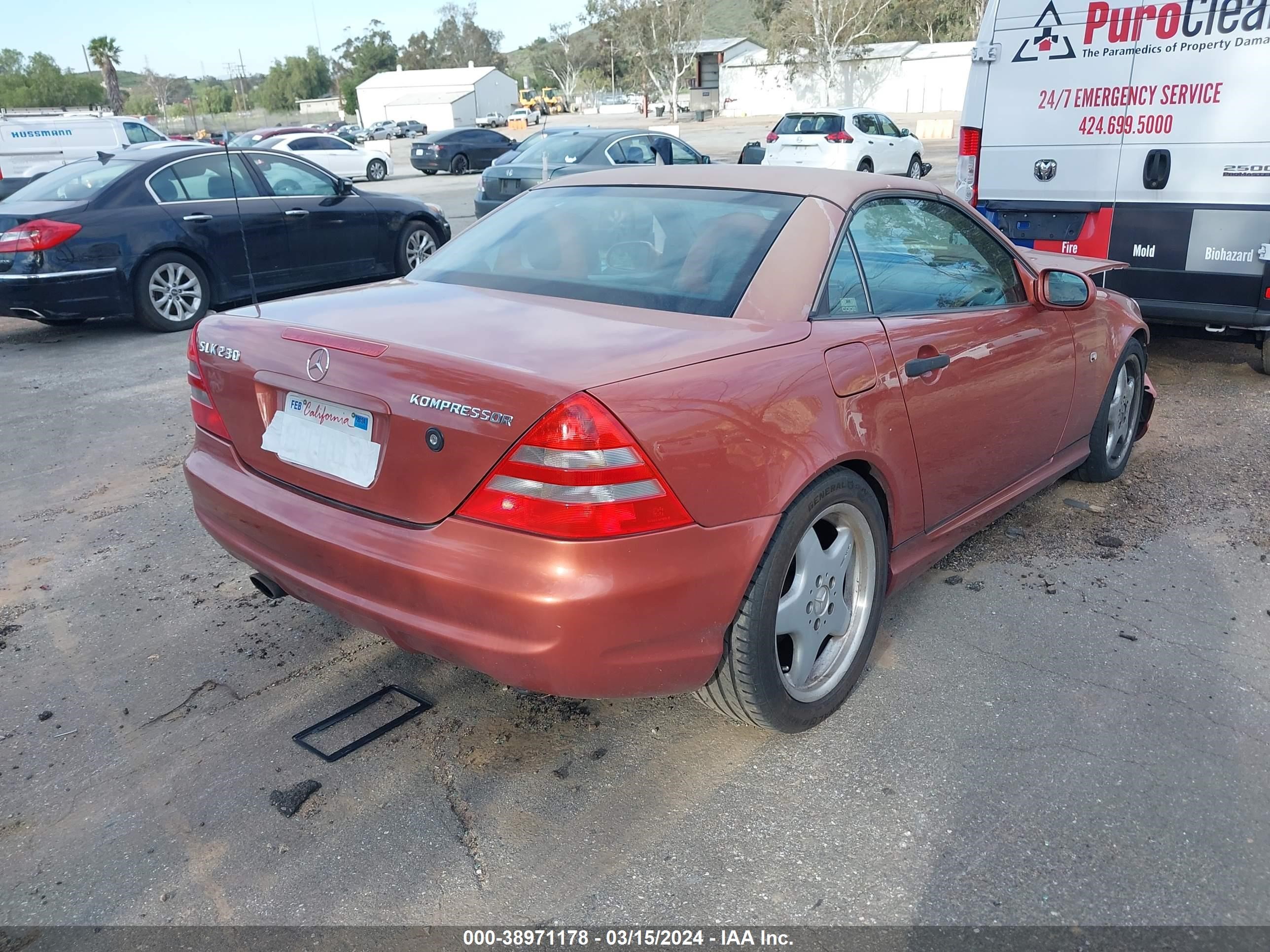 Photo 3 VIN: WDBKK47F4YF143996 - MERCEDES-BENZ NULL 