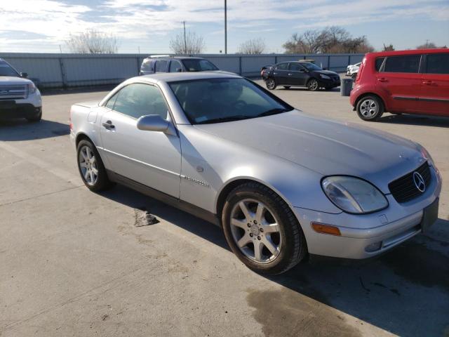 Photo 3 VIN: WDBKK47F5WF063779 - MERCEDES-BENZ SLK-CLASS 