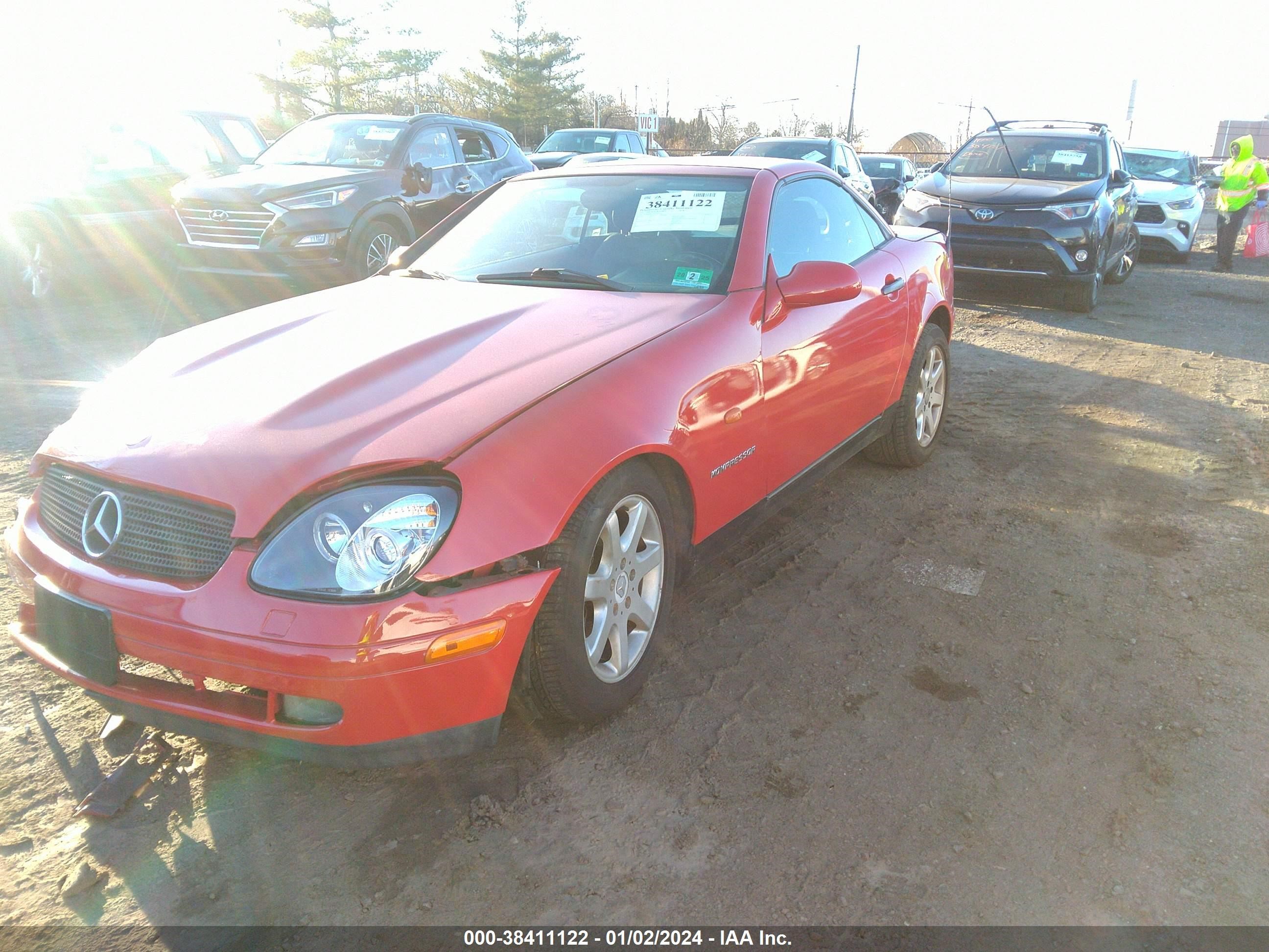 Photo 1 VIN: WDBKK47F7YF154071 - MERCEDES-BENZ SLK-KLASSE 