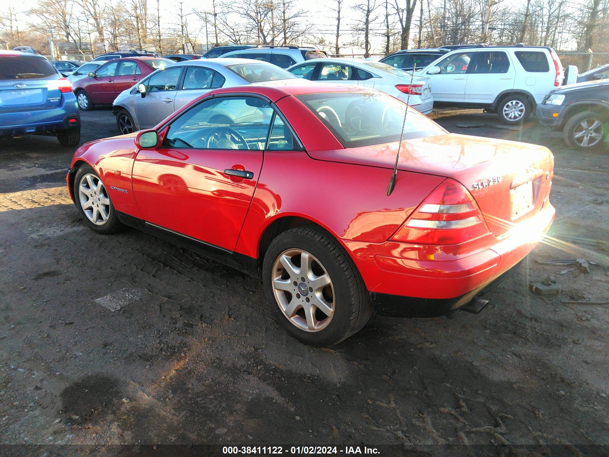 Photo 2 VIN: WDBKK47F7YF154071 - MERCEDES-BENZ SLK-KLASSE 