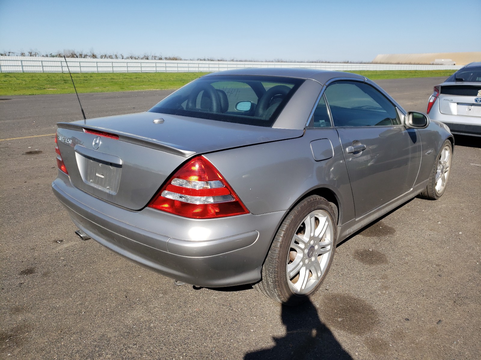 Photo 3 VIN: WDBKK65F64F310402 - MERCEDES-BENZ SLK 320 