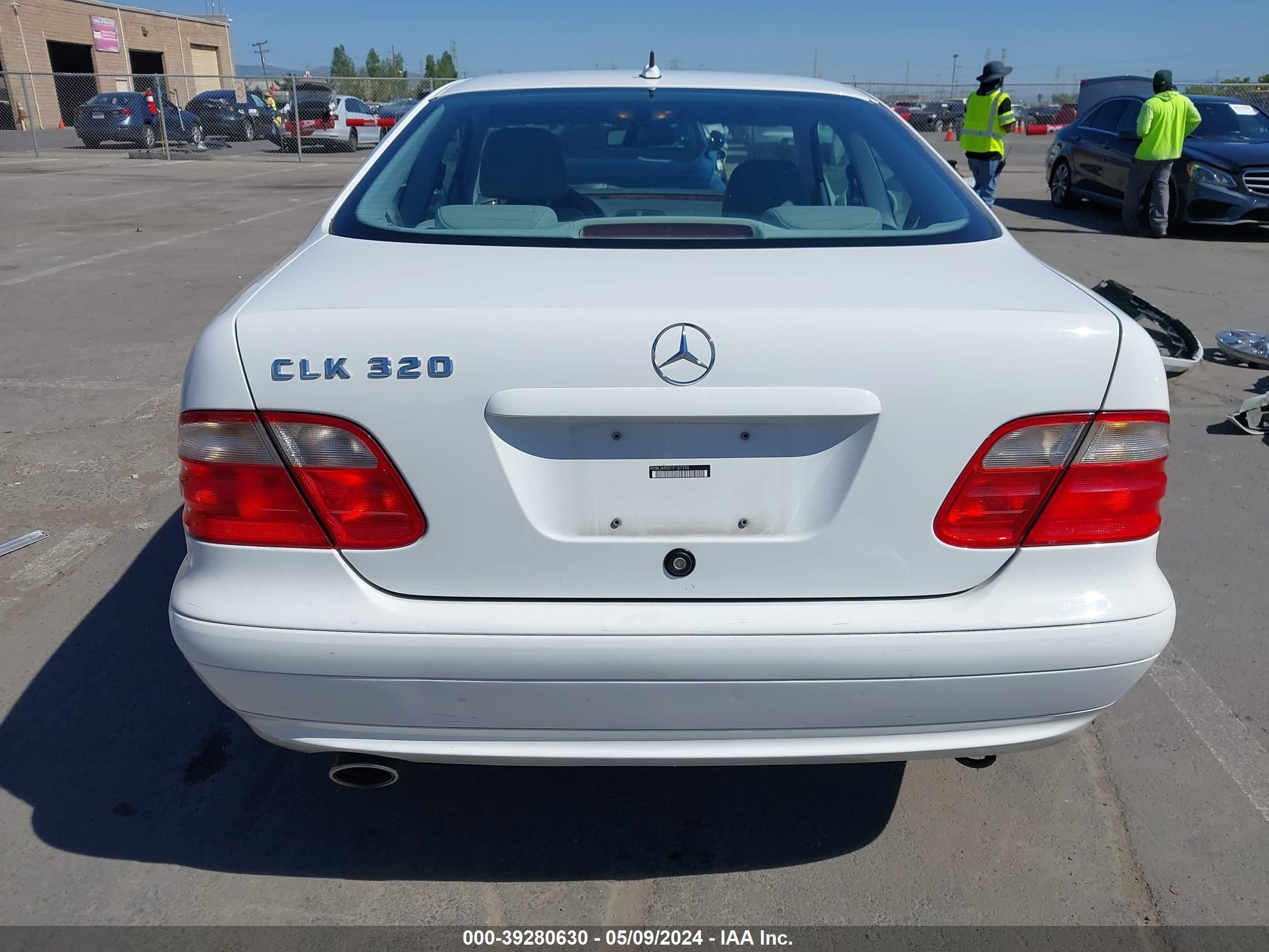 Photo 16 VIN: WDBLJ65G01F187398 - MERCEDES-BENZ CLK-KLASSE 