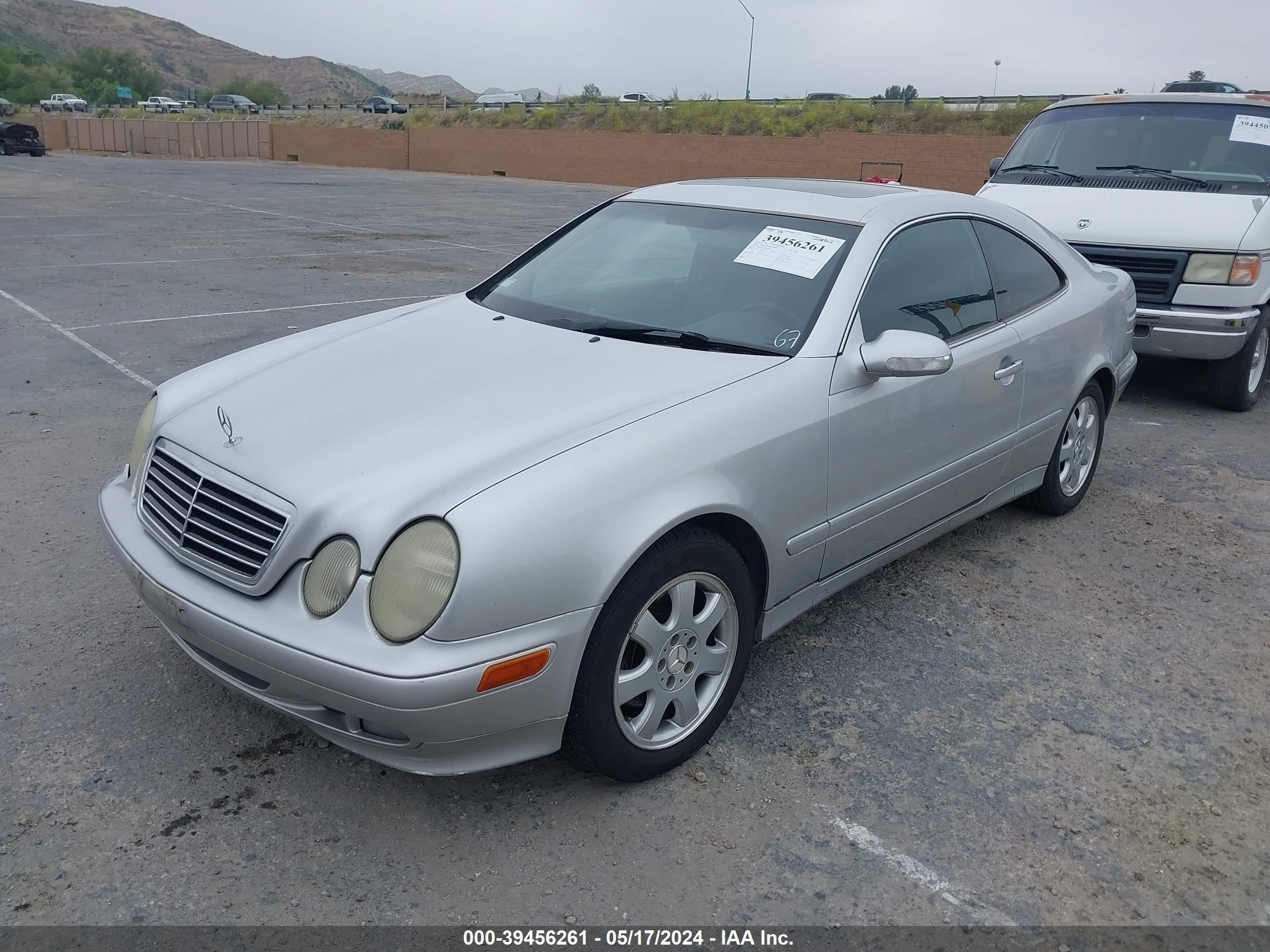 Photo 1 VIN: WDBLJ65G02F194045 - MERCEDES-BENZ CLK-KLASSE 