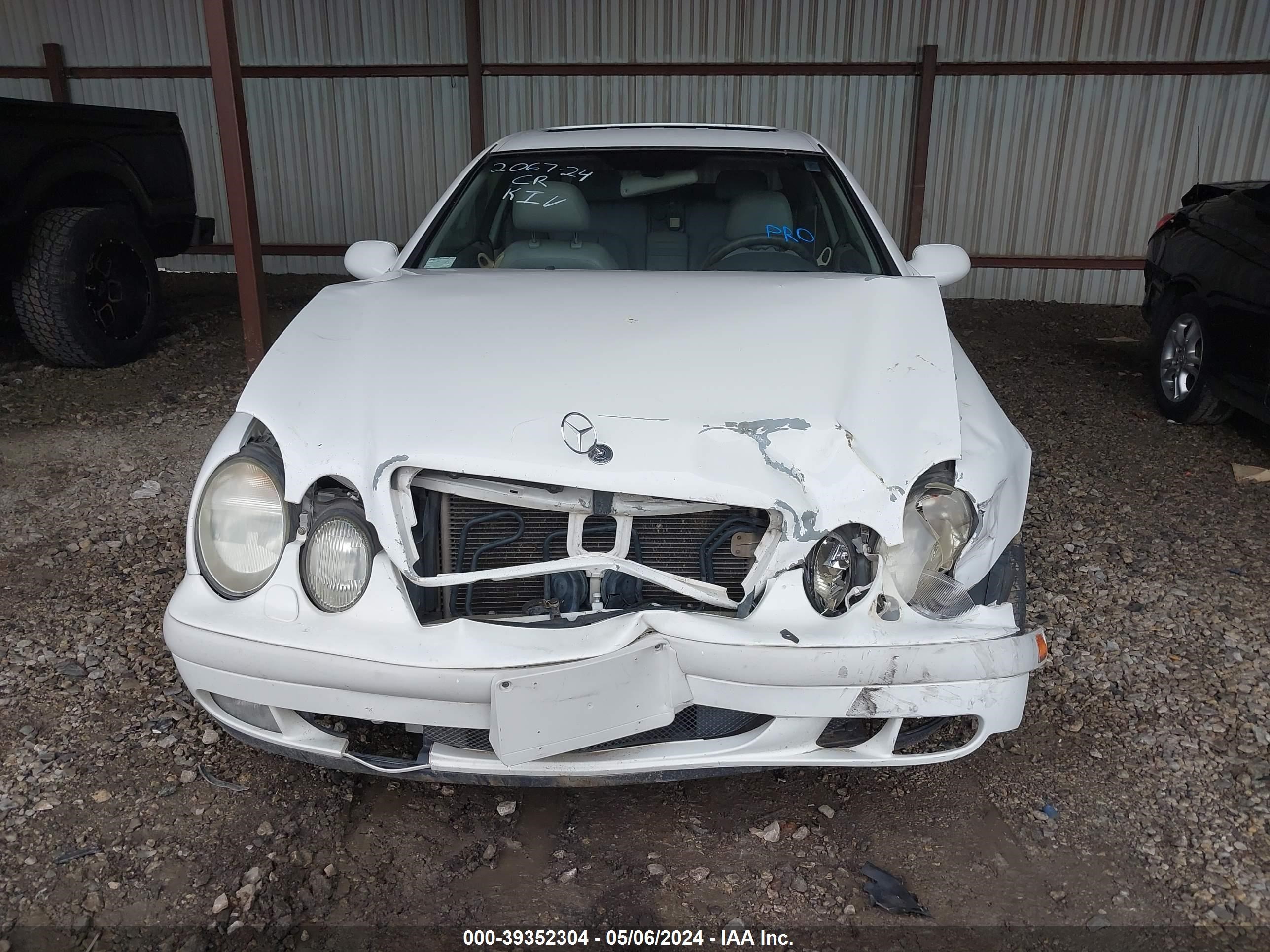 Photo 5 VIN: WDBLJ65G2WF020628 - MERCEDES-BENZ CLK-KLASSE 