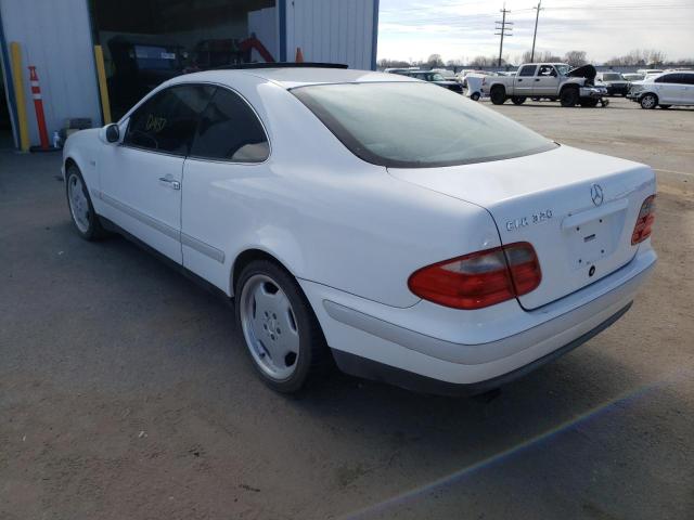 Photo 2 VIN: WDBLJ65G3XF098353 - MERCEDES-BENZ CLK 320 