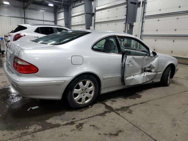 Photo 2 VIN: WDBLJ65G71T081175 - MERCEDES-BENZ CLK 320 