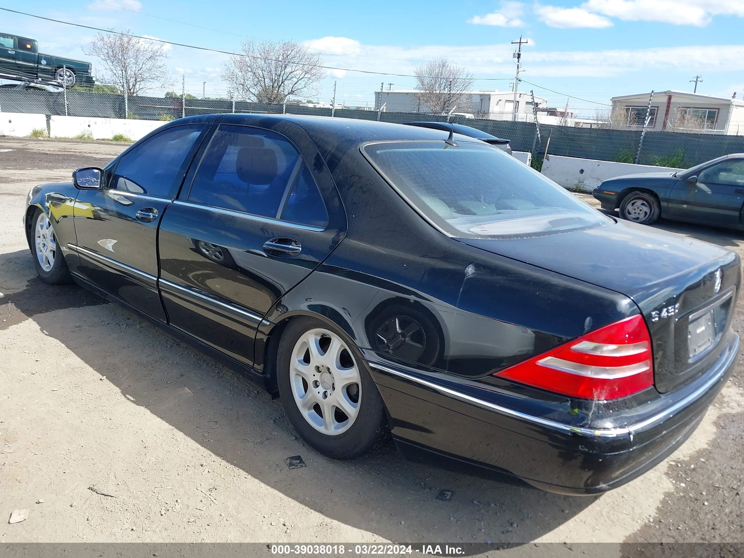 Photo 2 VIN: WDBLJ70GXYF090233 - MERCEDES-BENZ NULL 