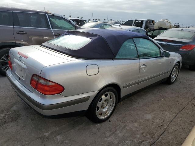 Photo 2 VIN: WDBLK65G9XT014132 - MERCEDES-BENZ CLK 320 