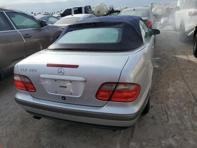 Photo 5 VIN: WDBLK65G9XT014132 - MERCEDES-BENZ CLK 320 