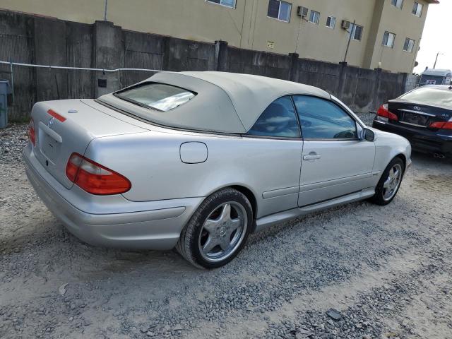 Photo 2 VIN: WDBLK70G0YT029410 - MERCEDES-BENZ CLK-CLASS 