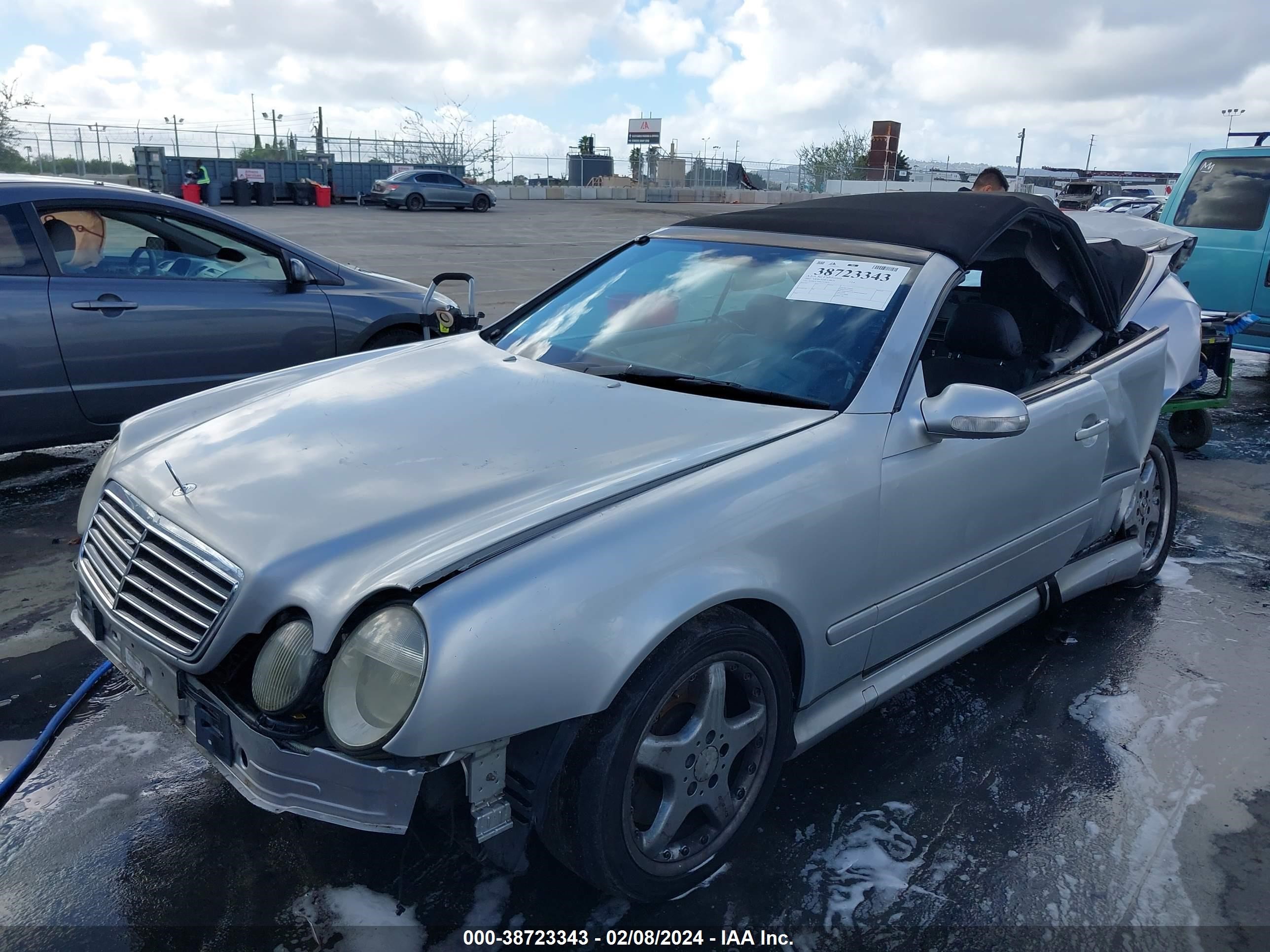 Photo 1 VIN: WDBLK74G82T108700 - MERCEDES-BENZ CLK-KLASSE 