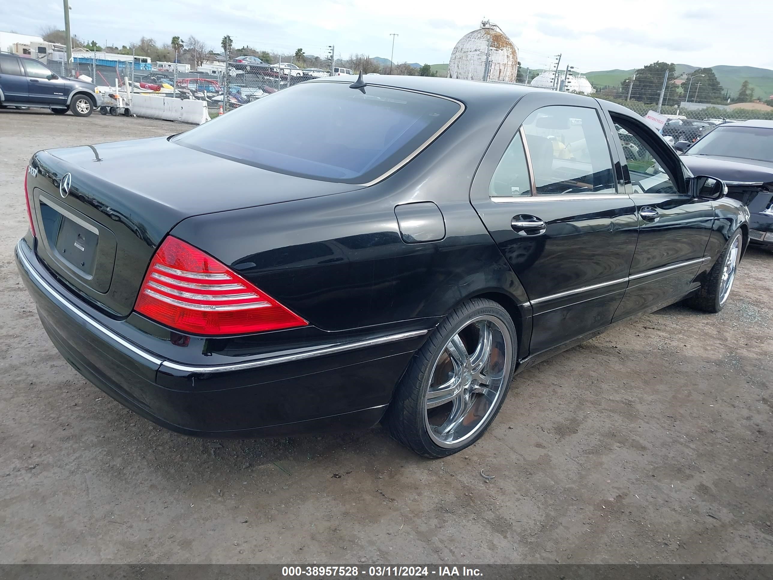 Photo 3 VIN: WDBNG70JX4A396200 - MERCEDES-BENZ NULL 