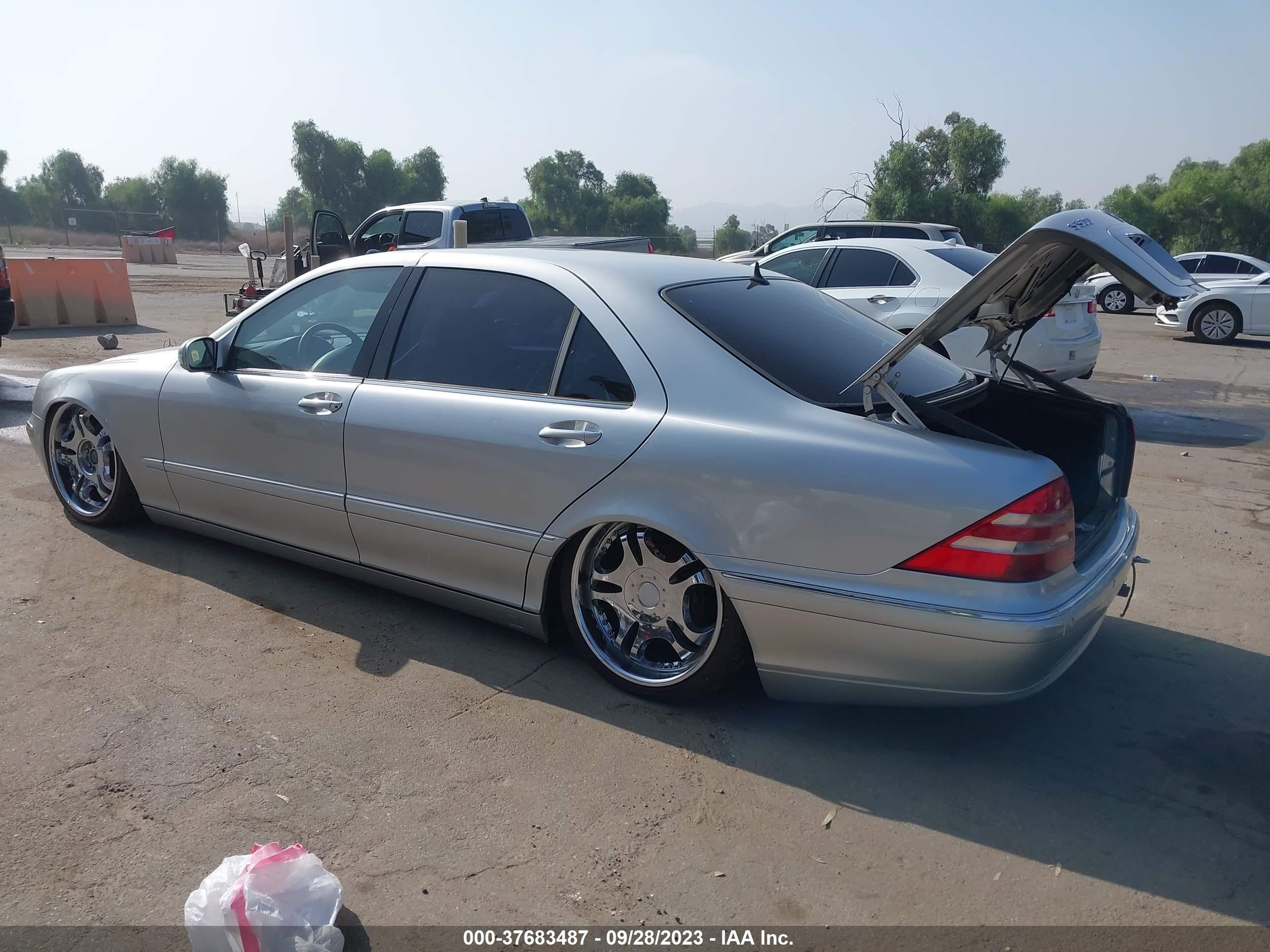 Photo 2 VIN: WDBNG75J2YA052004 - MERCEDES-BENZ S-KLASSE 