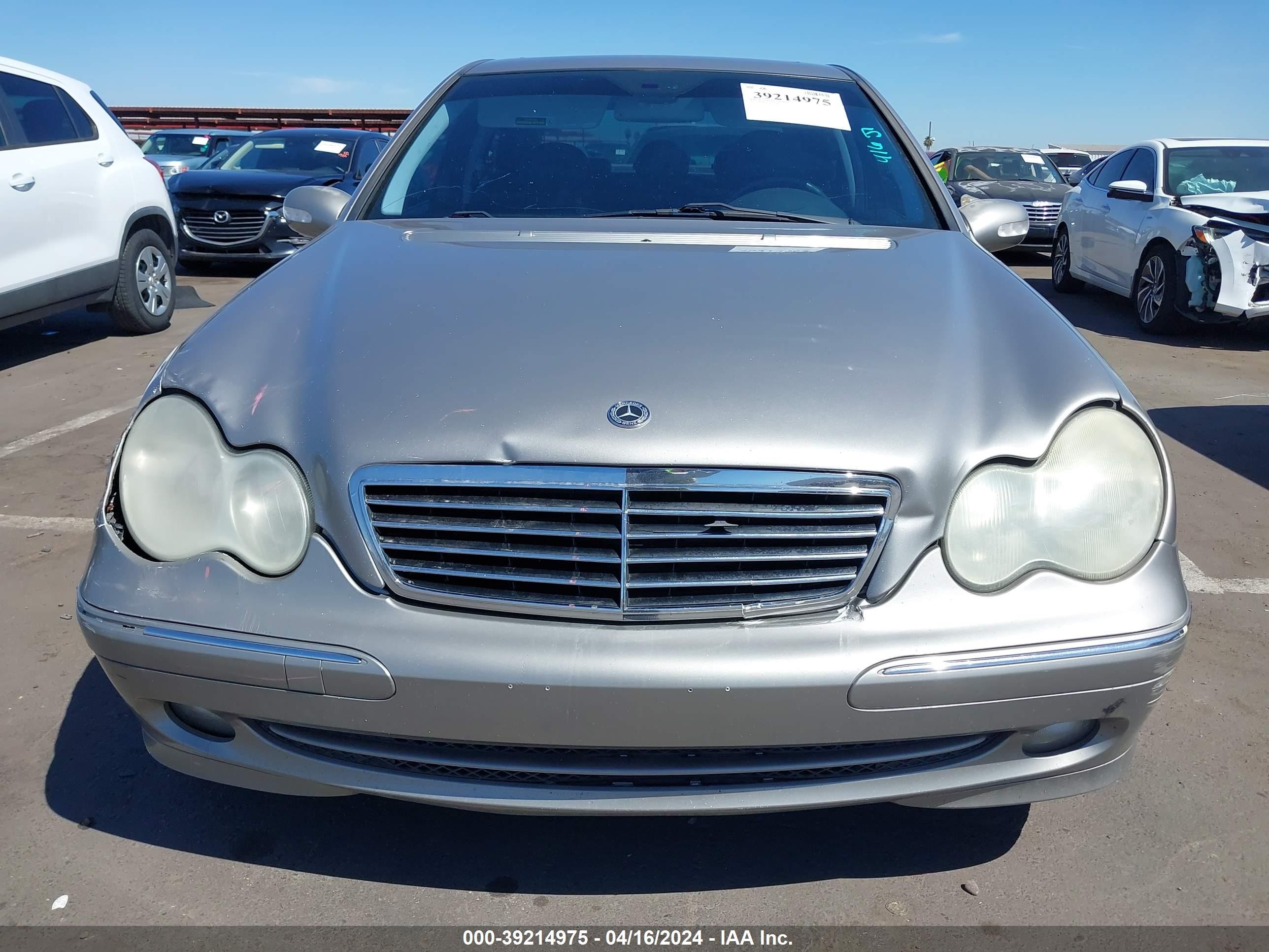 Photo 11 VIN: WDBRF40J03F420220 - MERCEDES-BENZ NULL 