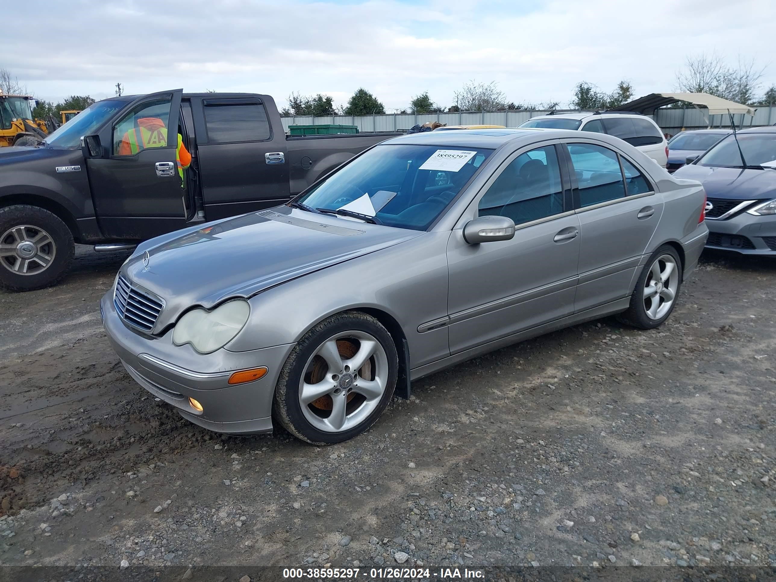 Photo 1 VIN: WDBRF40J14A633885 - MERCEDES-BENZ C-KLASSE 