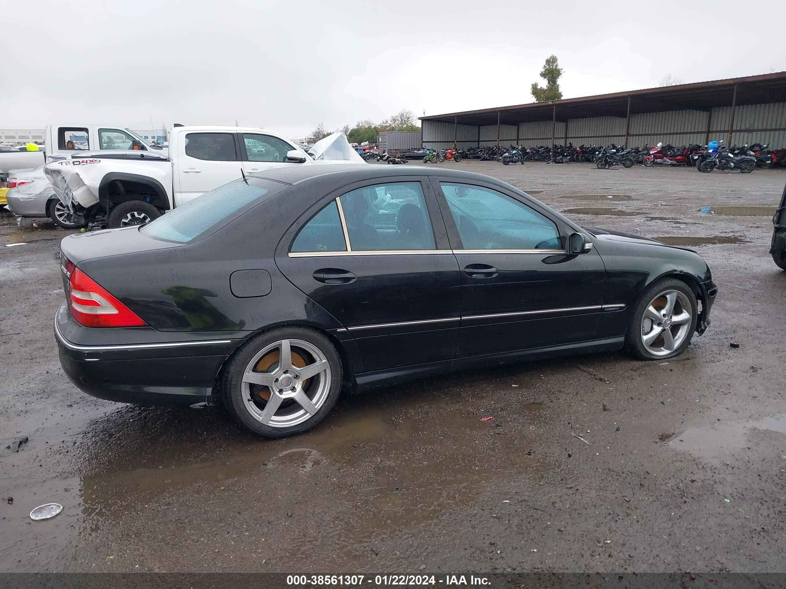 Photo 13 VIN: WDBRF40J15F670665 - MERCEDES-BENZ C-KLASSE 