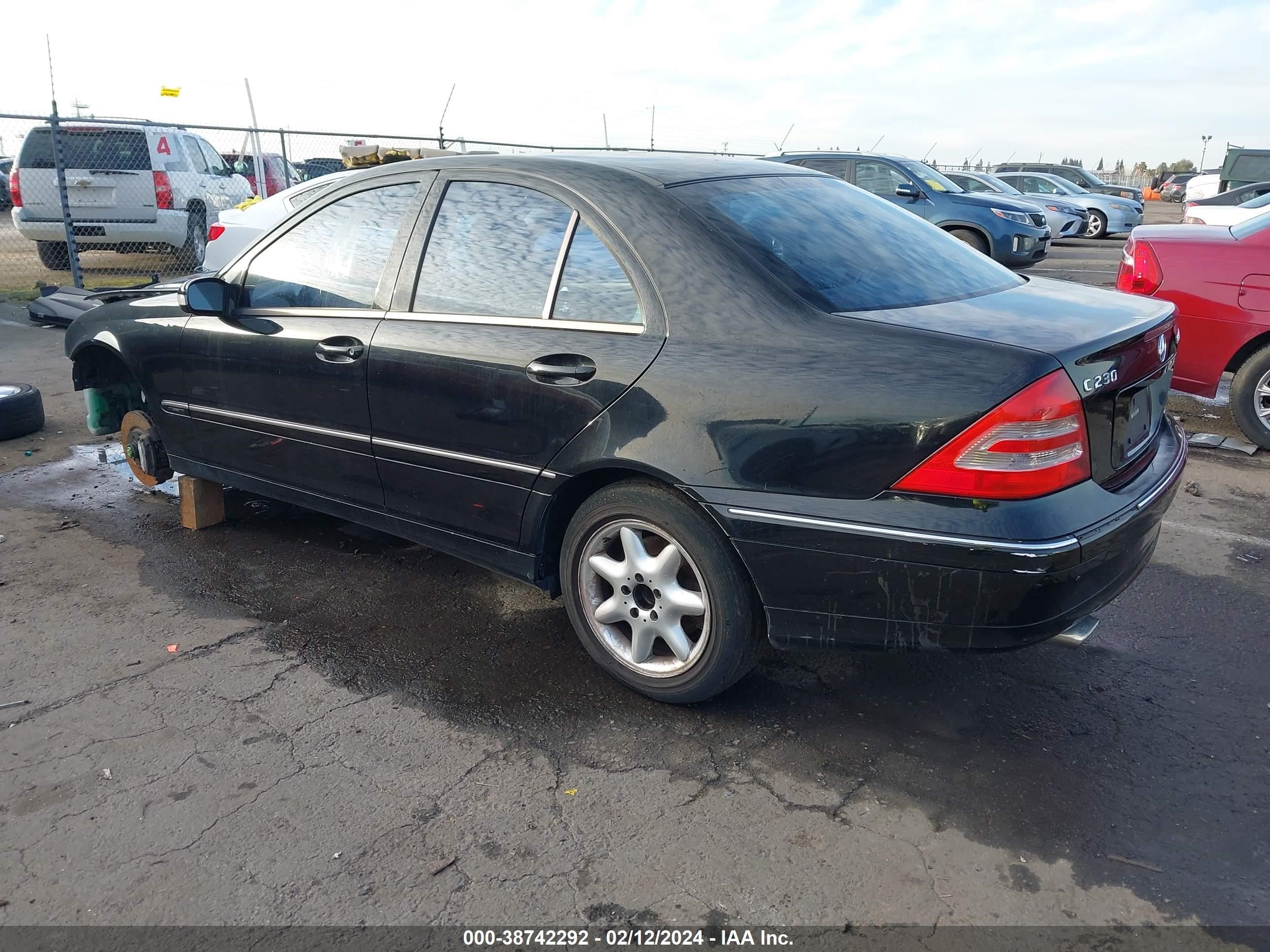 Photo 2 VIN: WDBRF40J24A592361 - MERCEDES-BENZ C-KLASSE 