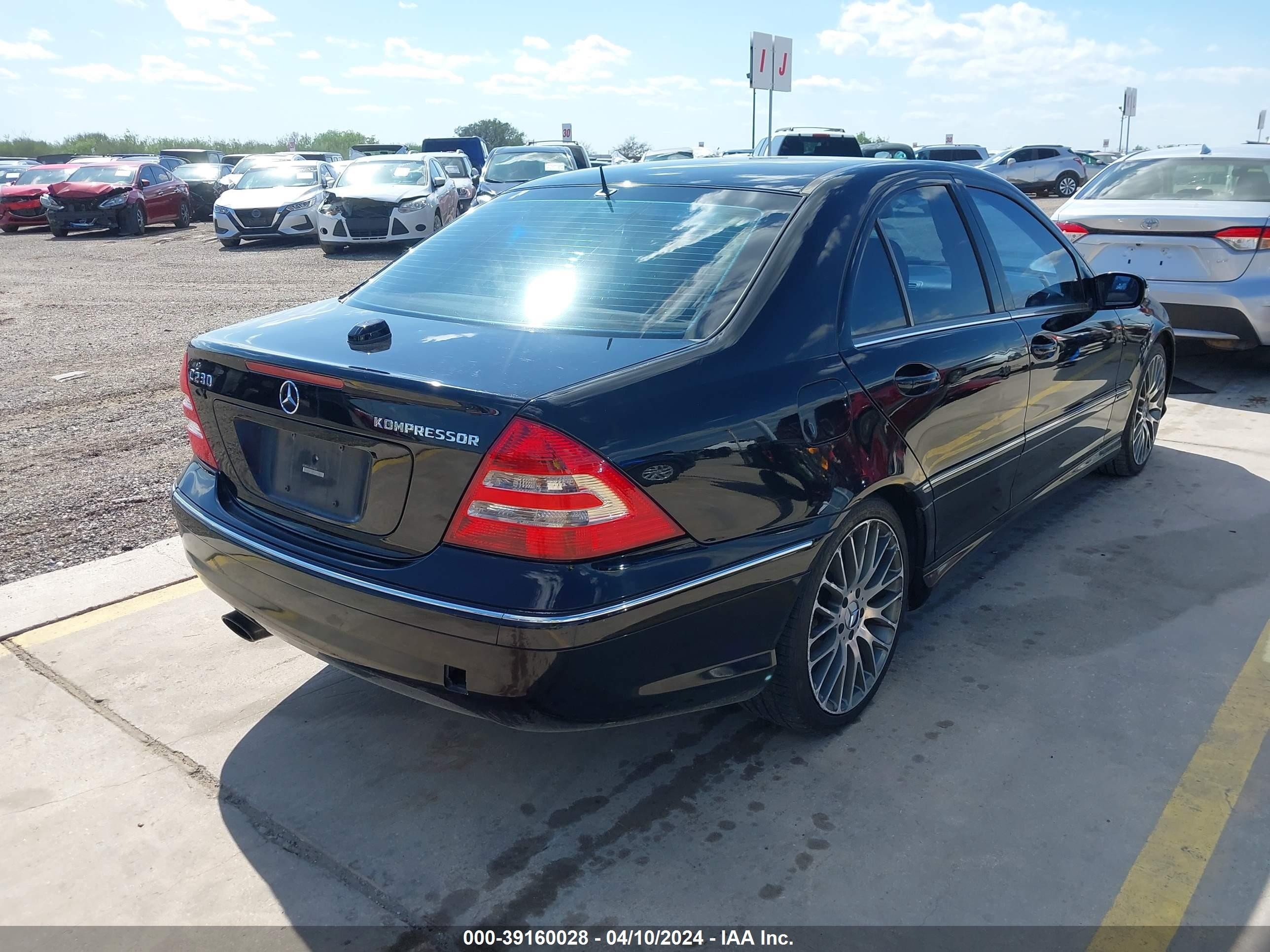 Photo 3 VIN: WDBRF40J35F614033 - MERCEDES-BENZ NULL 