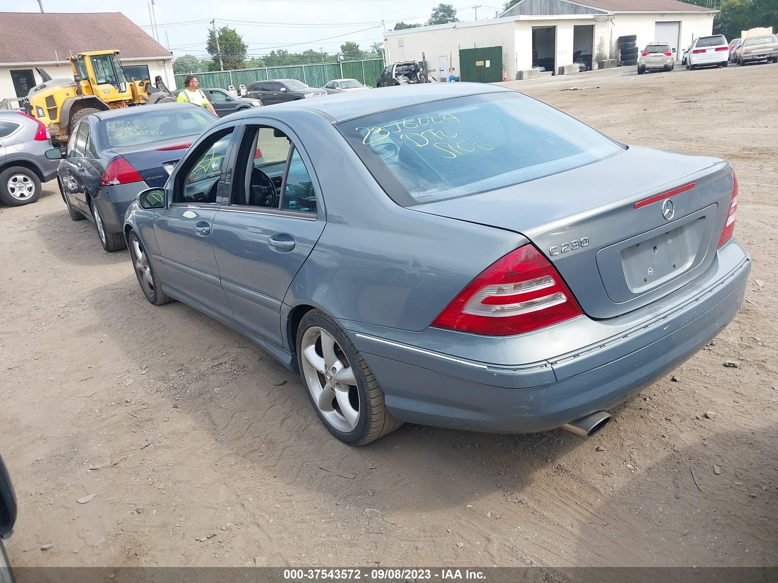 Photo 2 VIN: WDBRF40J35F724502 - MERCEDES-BENZ C-KLASSE 