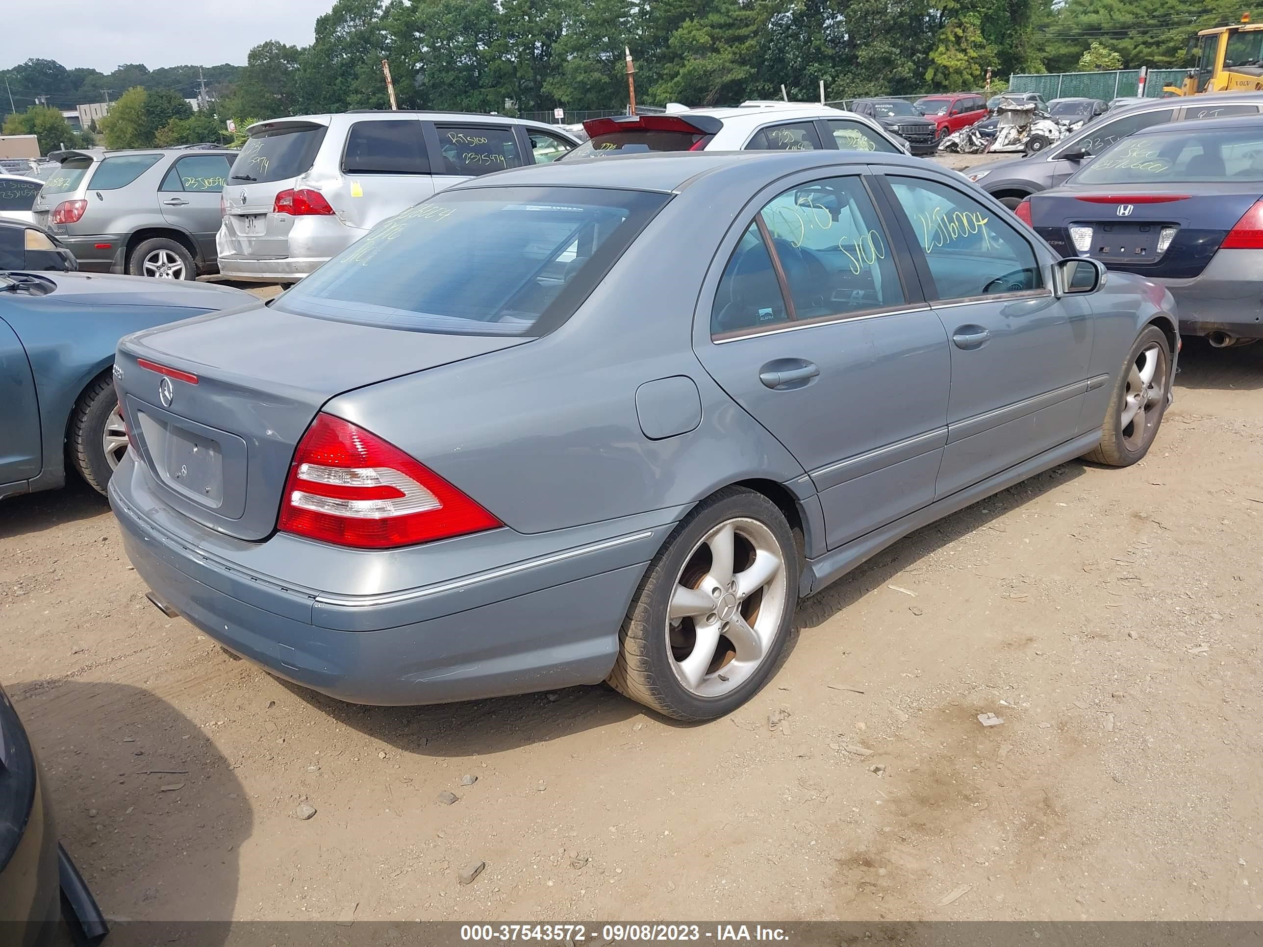 Photo 3 VIN: WDBRF40J35F724502 - MERCEDES-BENZ C-KLASSE 