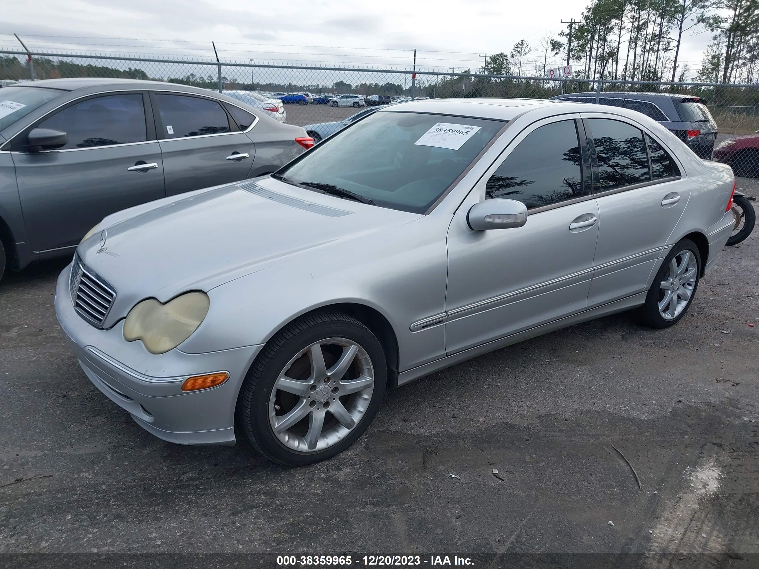 Photo 1 VIN: WDBRF40J53A518401 - MERCEDES-BENZ C-KLASSE 