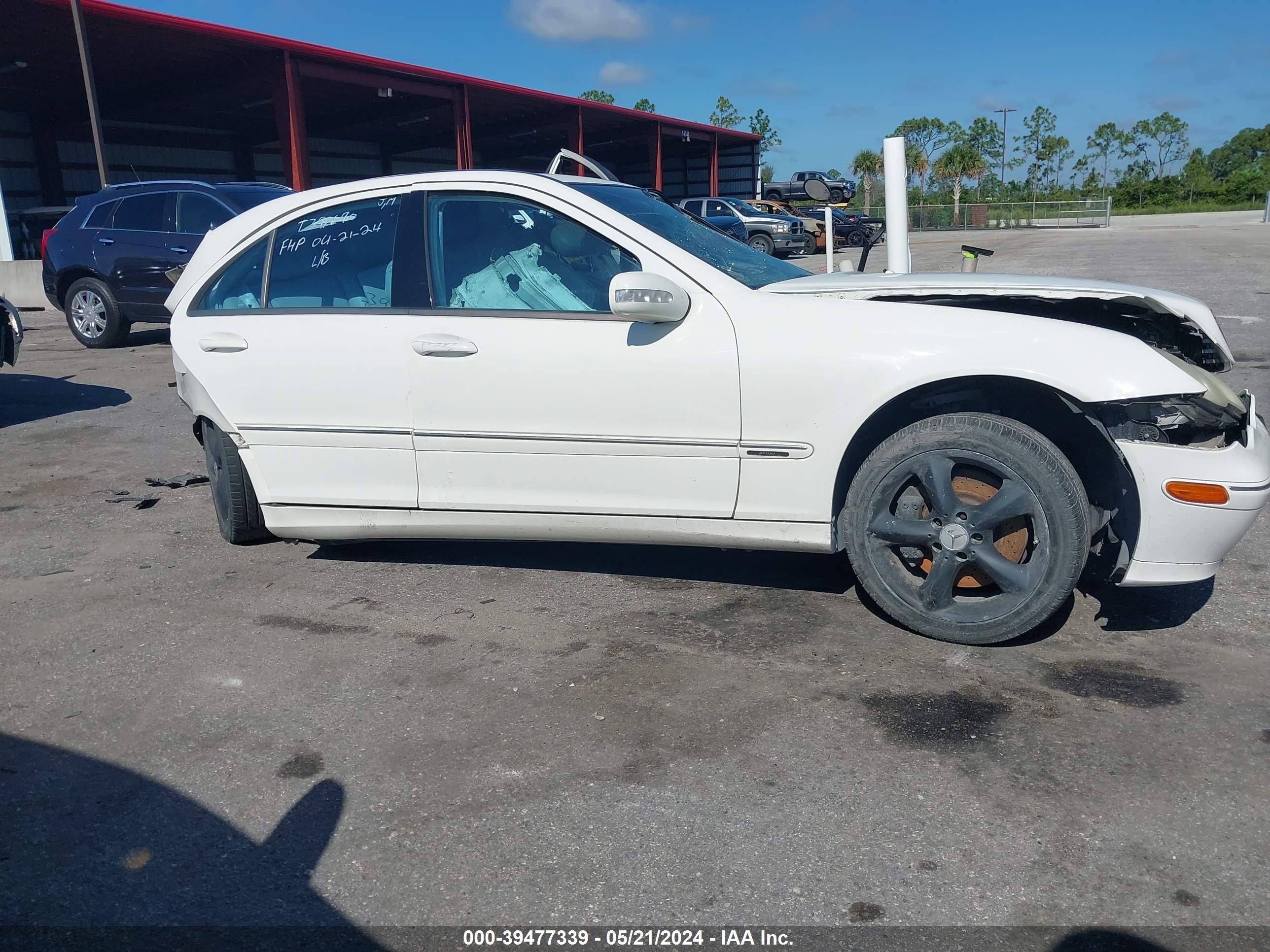 Photo 12 VIN: WDBRF40J54A600629 - MERCEDES-BENZ NULL 