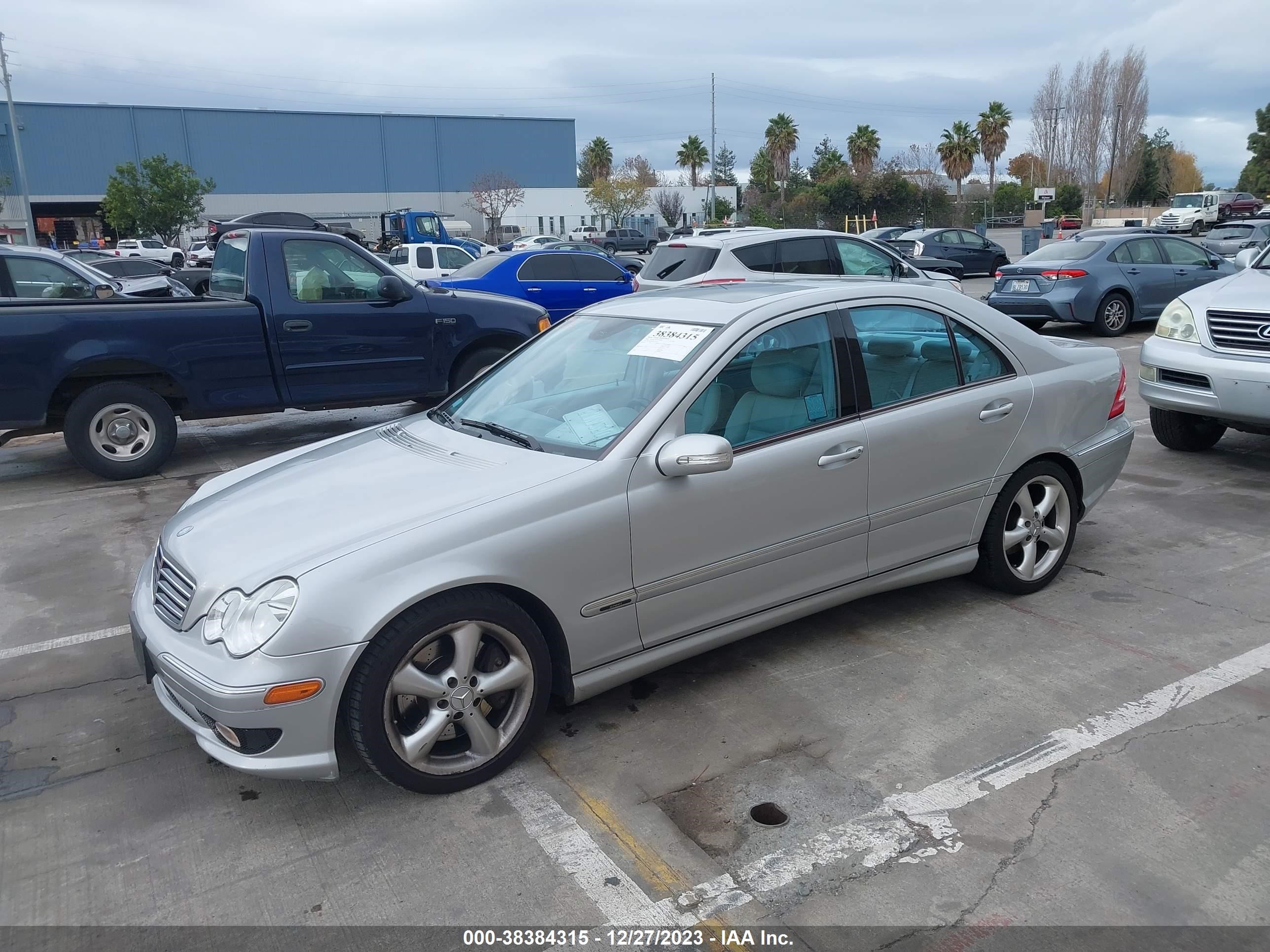 Photo 1 VIN: WDBRF40J65F615919 - MERCEDES-BENZ C-KLASSE 