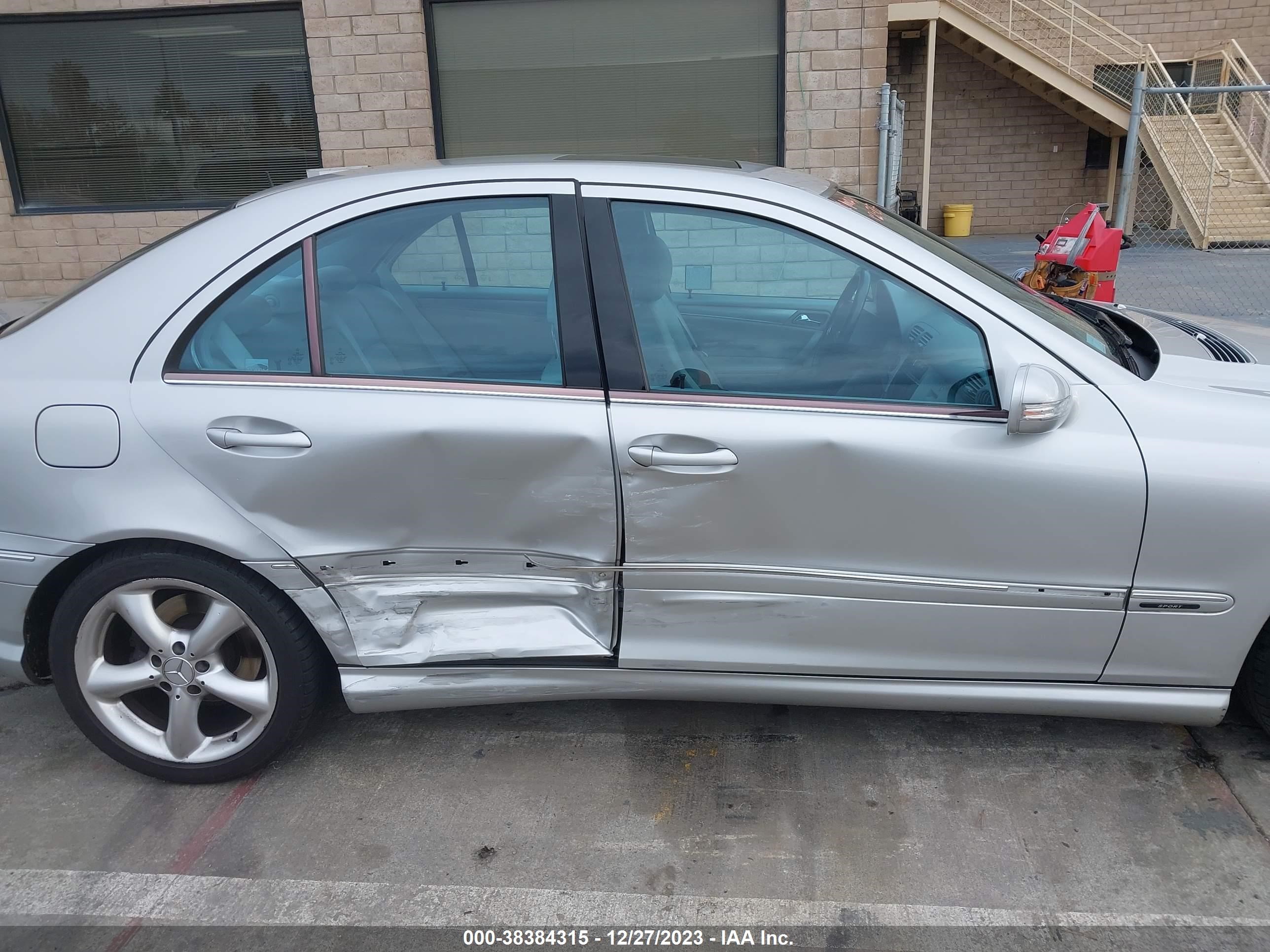 Photo 12 VIN: WDBRF40J65F615919 - MERCEDES-BENZ C-KLASSE 