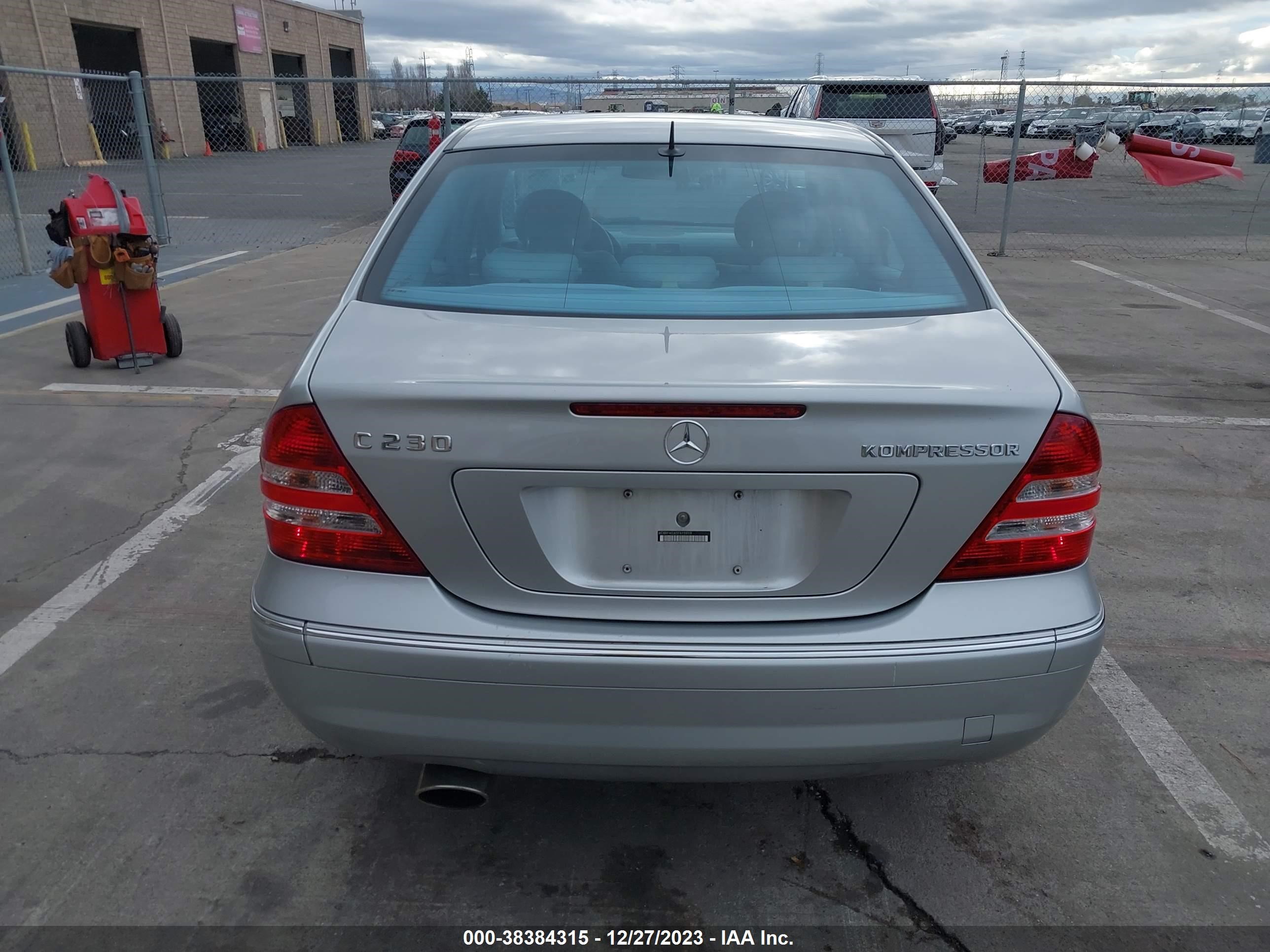 Photo 15 VIN: WDBRF40J65F615919 - MERCEDES-BENZ C-KLASSE 