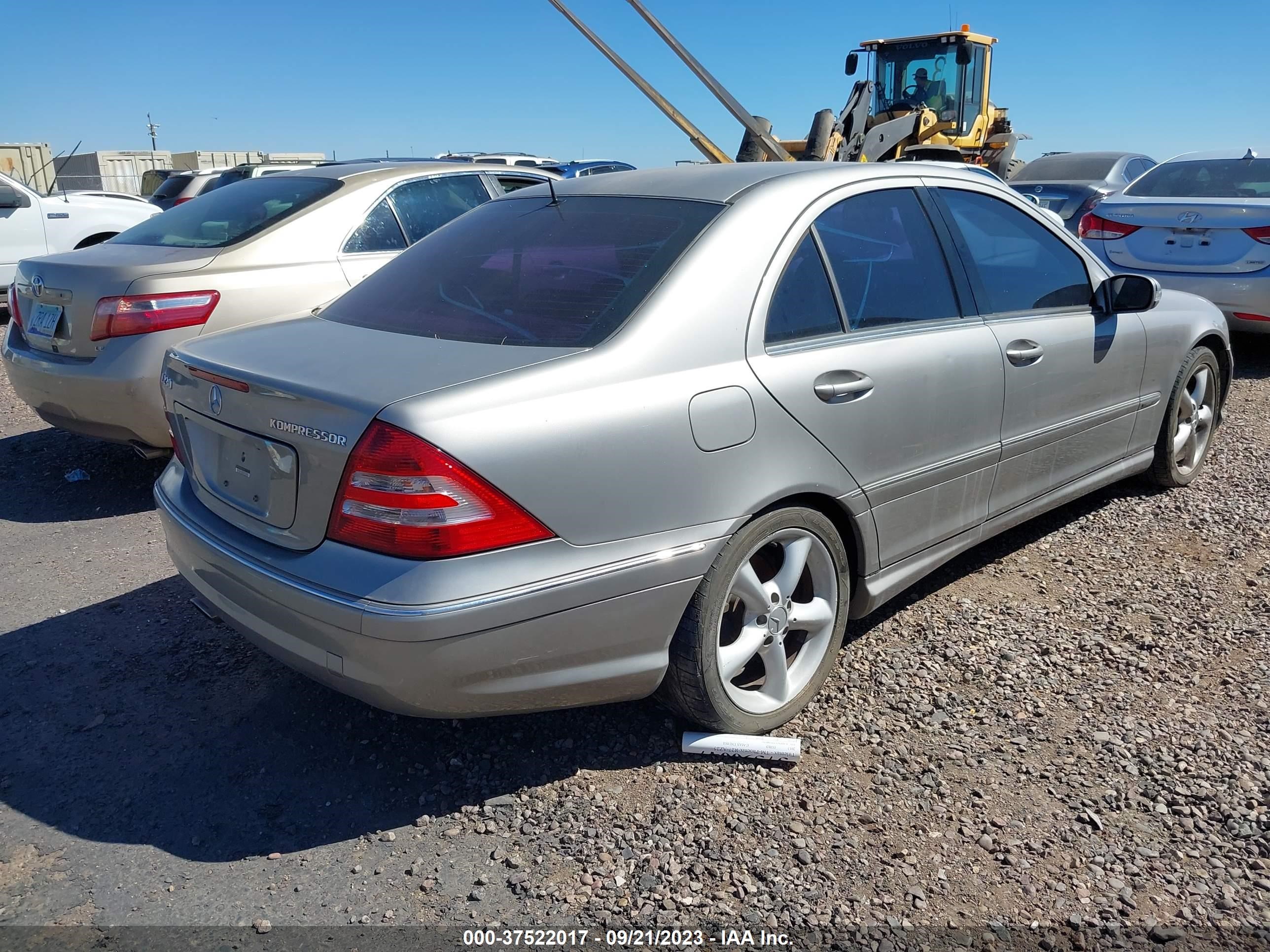 Photo 3 VIN: WDBRF40J85A694846 - MERCEDES-BENZ C-KLASSE 