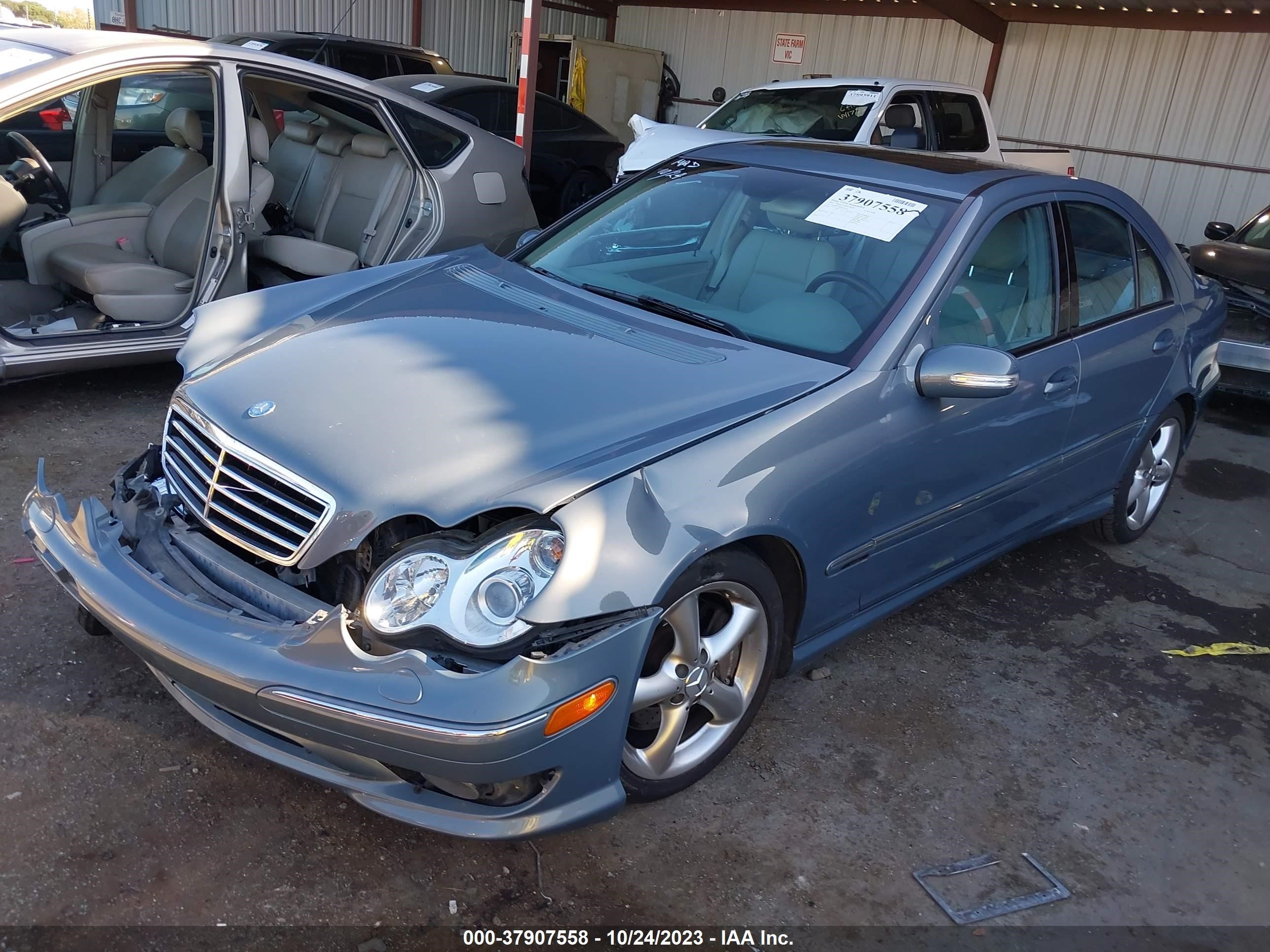 Photo 1 VIN: WDBRF40J85F627022 - MERCEDES-BENZ C-KLASSE 