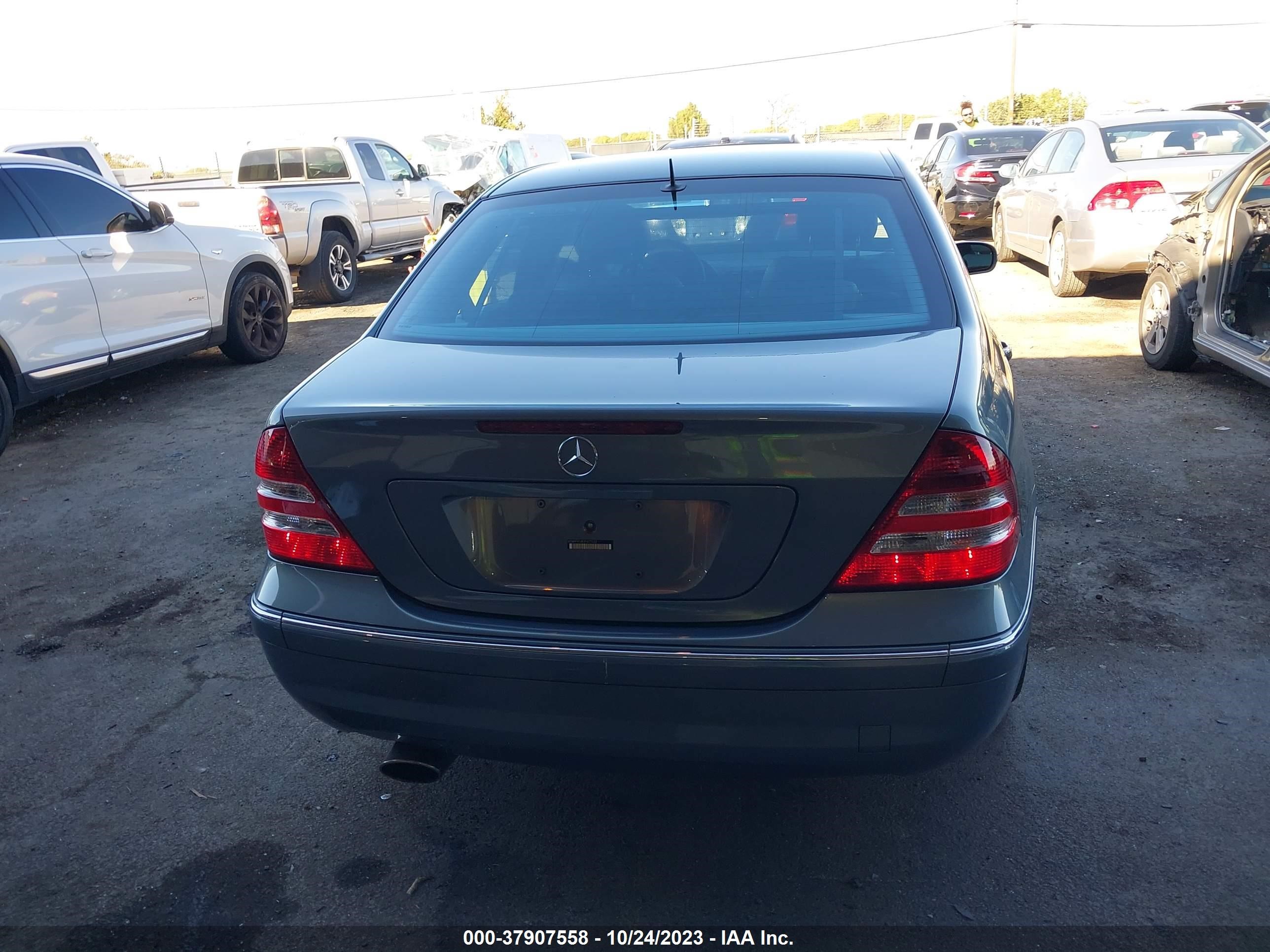 Photo 15 VIN: WDBRF40J85F627022 - MERCEDES-BENZ C-KLASSE 