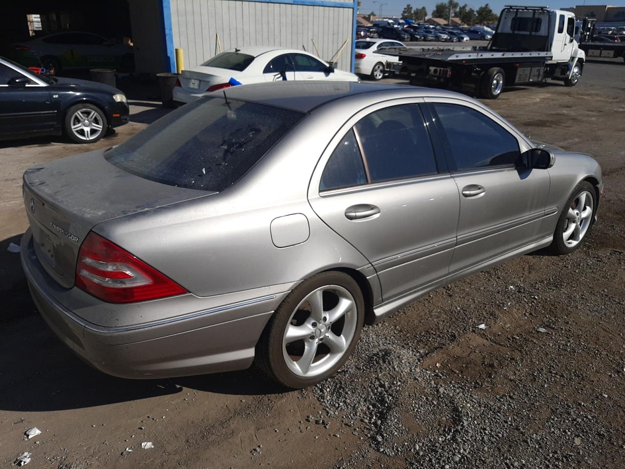 Photo 2 VIN: WDBRF40J85F686622 - MERCEDES-BENZ C-KLASSE 