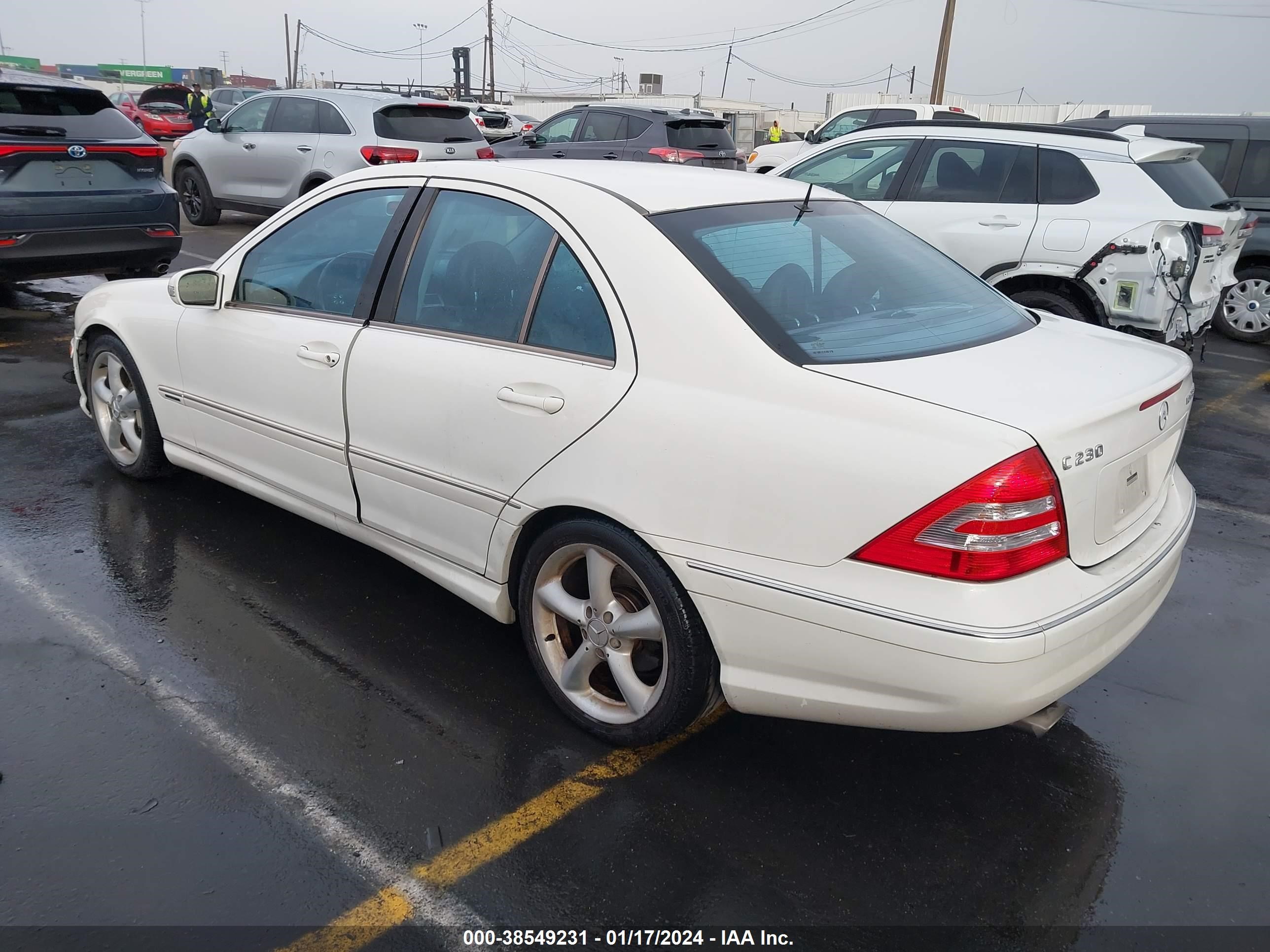 Photo 2 VIN: WDBRF40J85F686877 - MERCEDES-BENZ C-KLASSE 