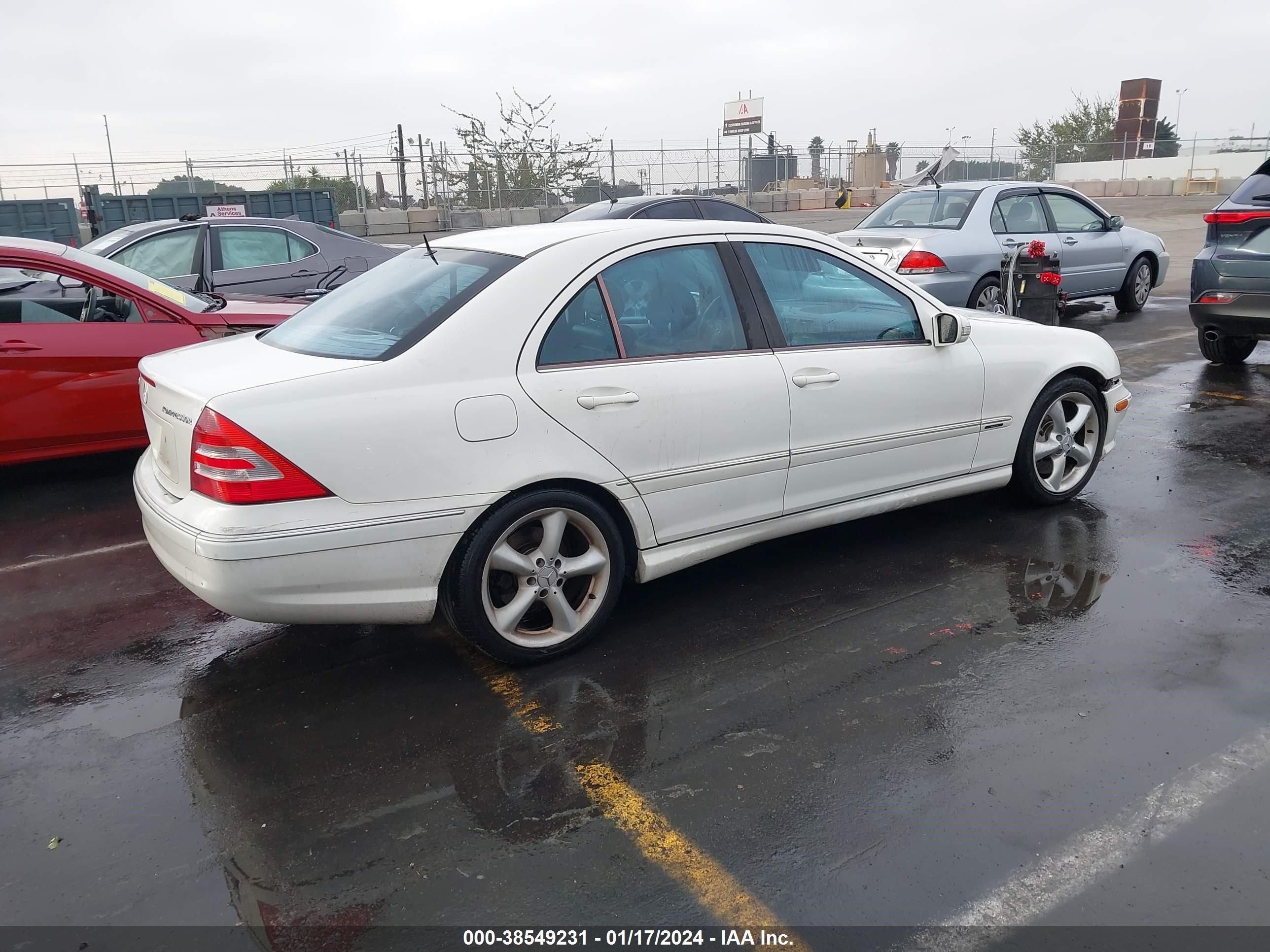 Photo 3 VIN: WDBRF40J85F686877 - MERCEDES-BENZ C-KLASSE 