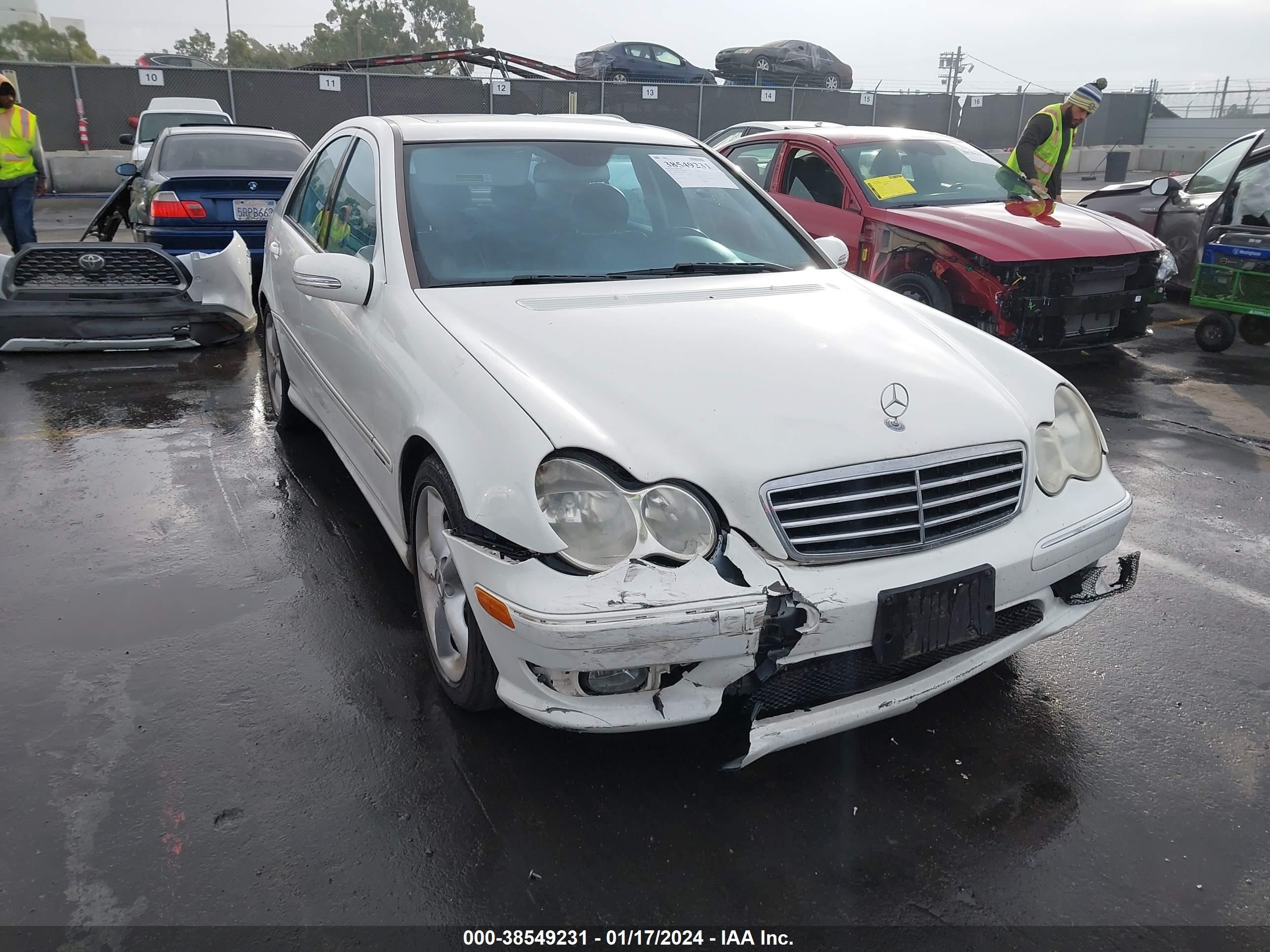 Photo 5 VIN: WDBRF40J85F686877 - MERCEDES-BENZ C-KLASSE 