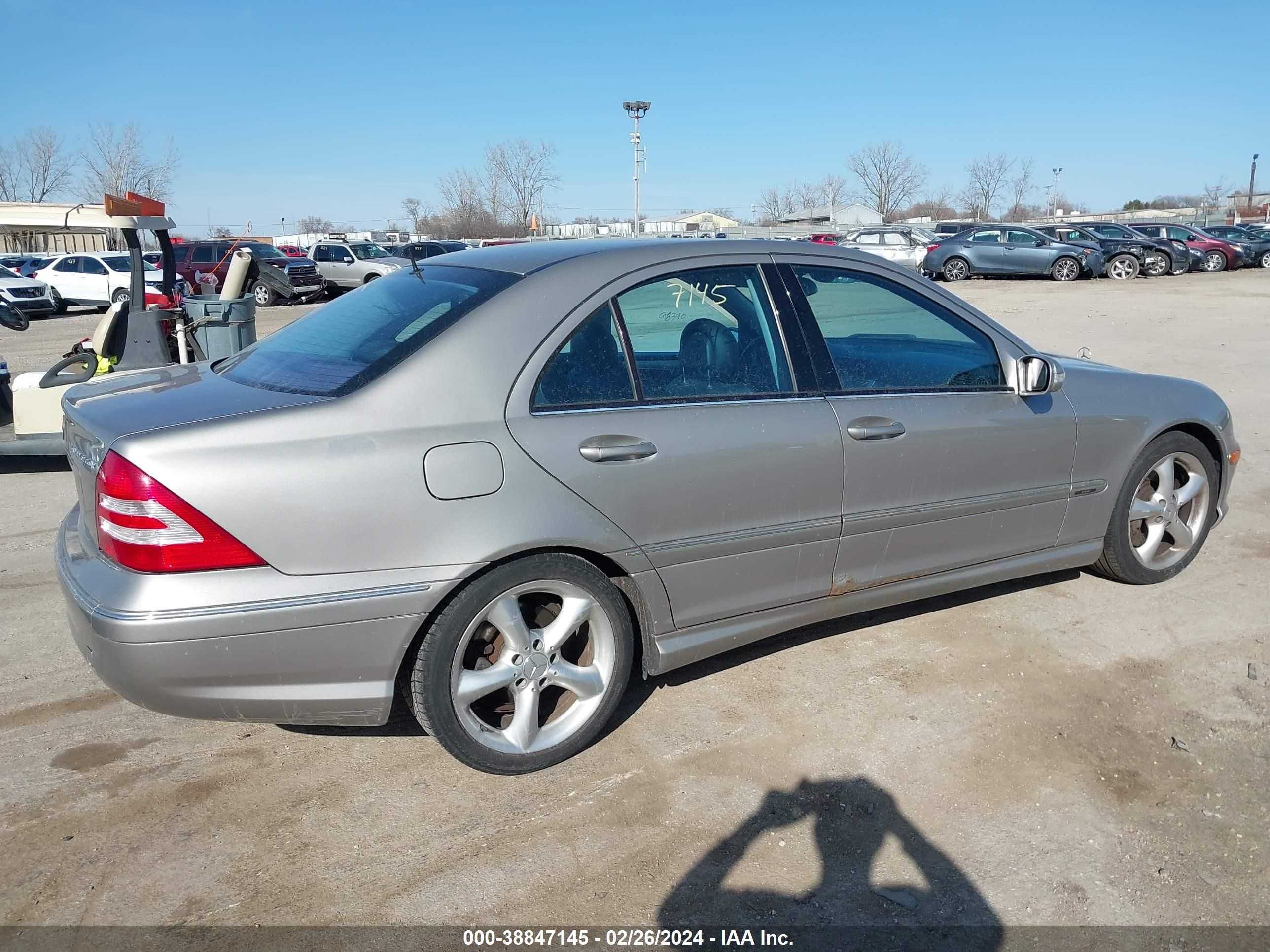 Photo 3 VIN: WDBRF40J85F697913 - MERCEDES-BENZ NULL 