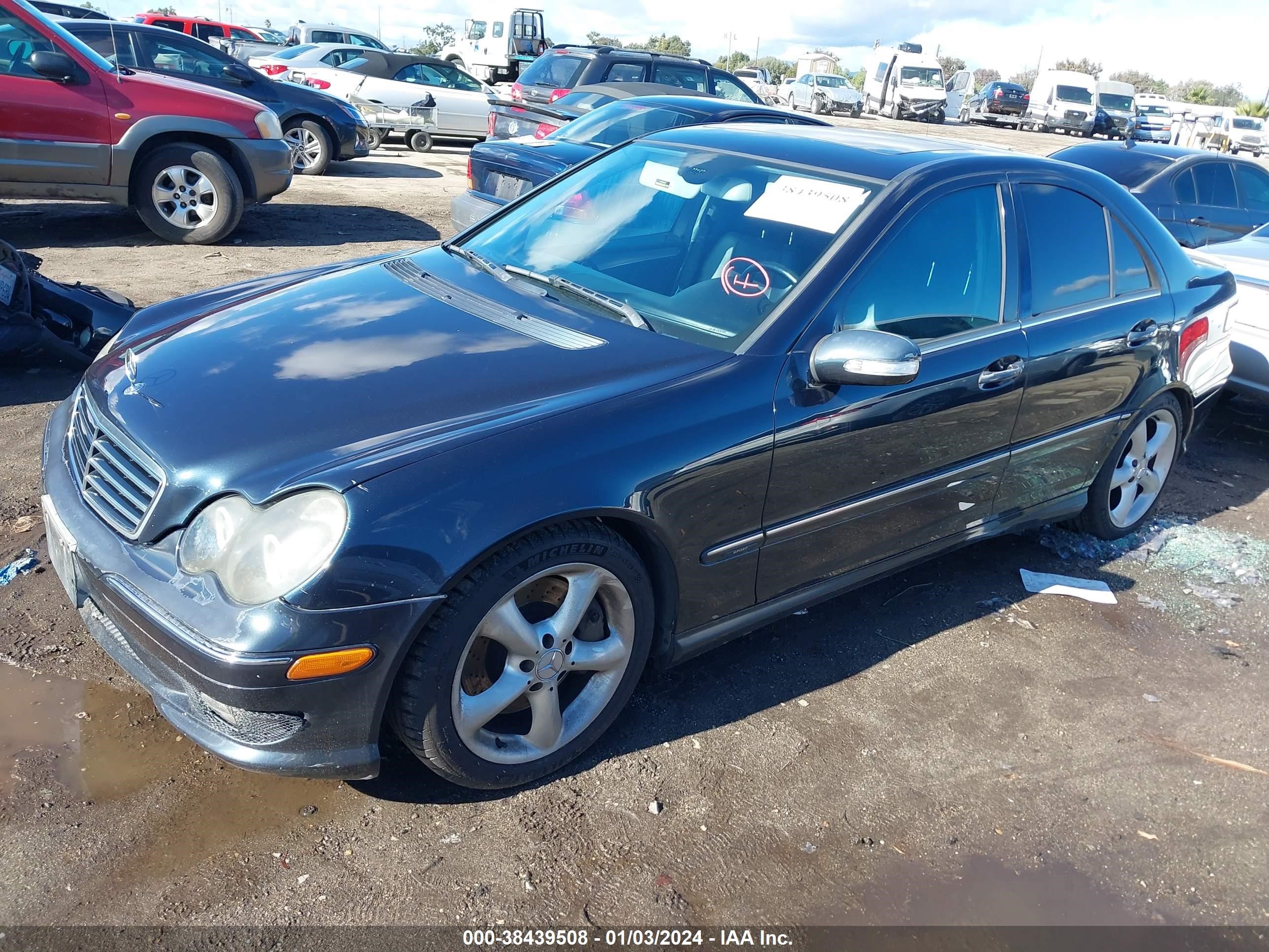 Photo 1 VIN: WDBRF40J95F651345 - MERCEDES-BENZ C-KLASSE 