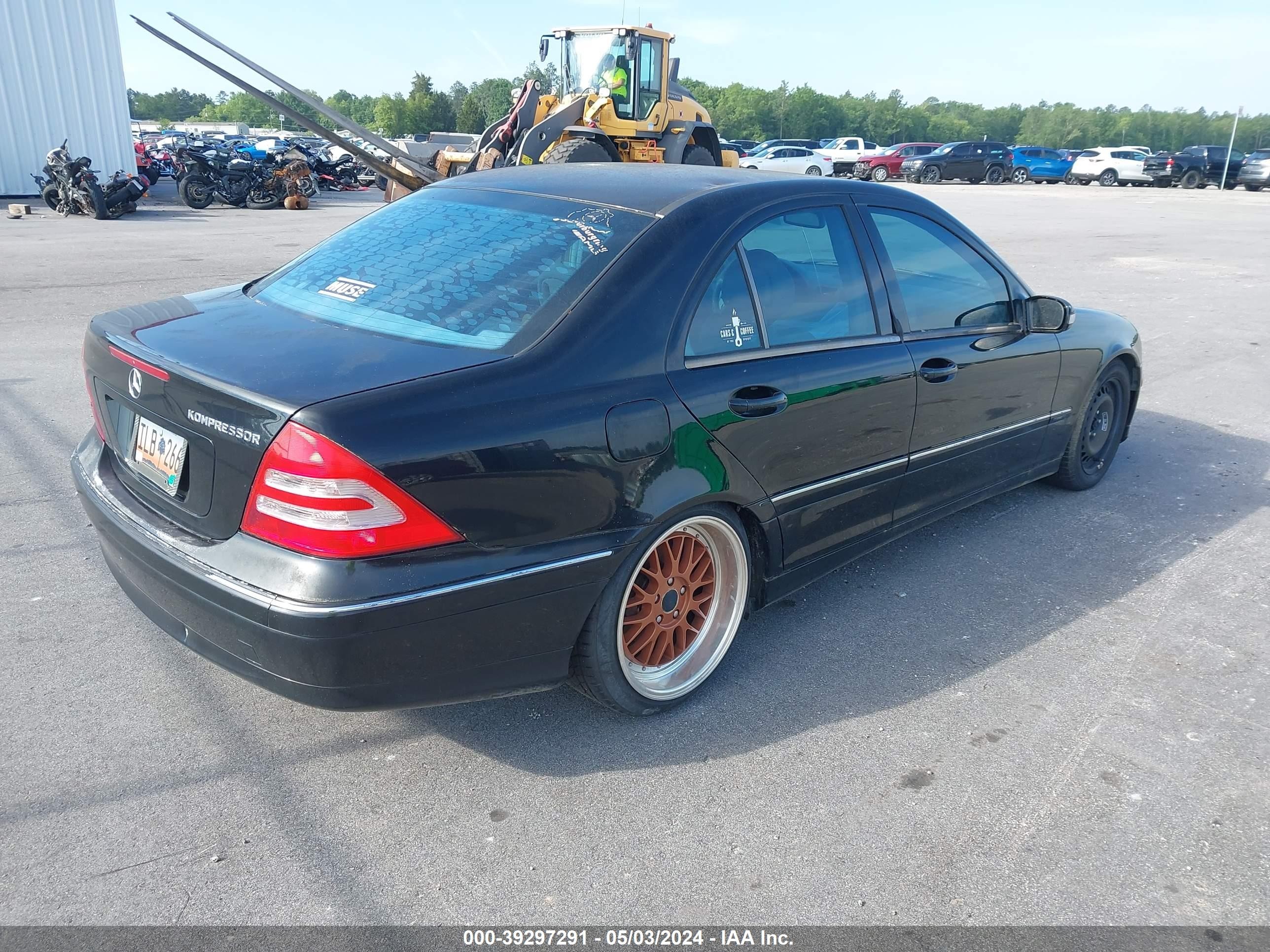 Photo 3 VIN: WDBRF40JX3F434447 - MERCEDES-BENZ C-KLASSE 