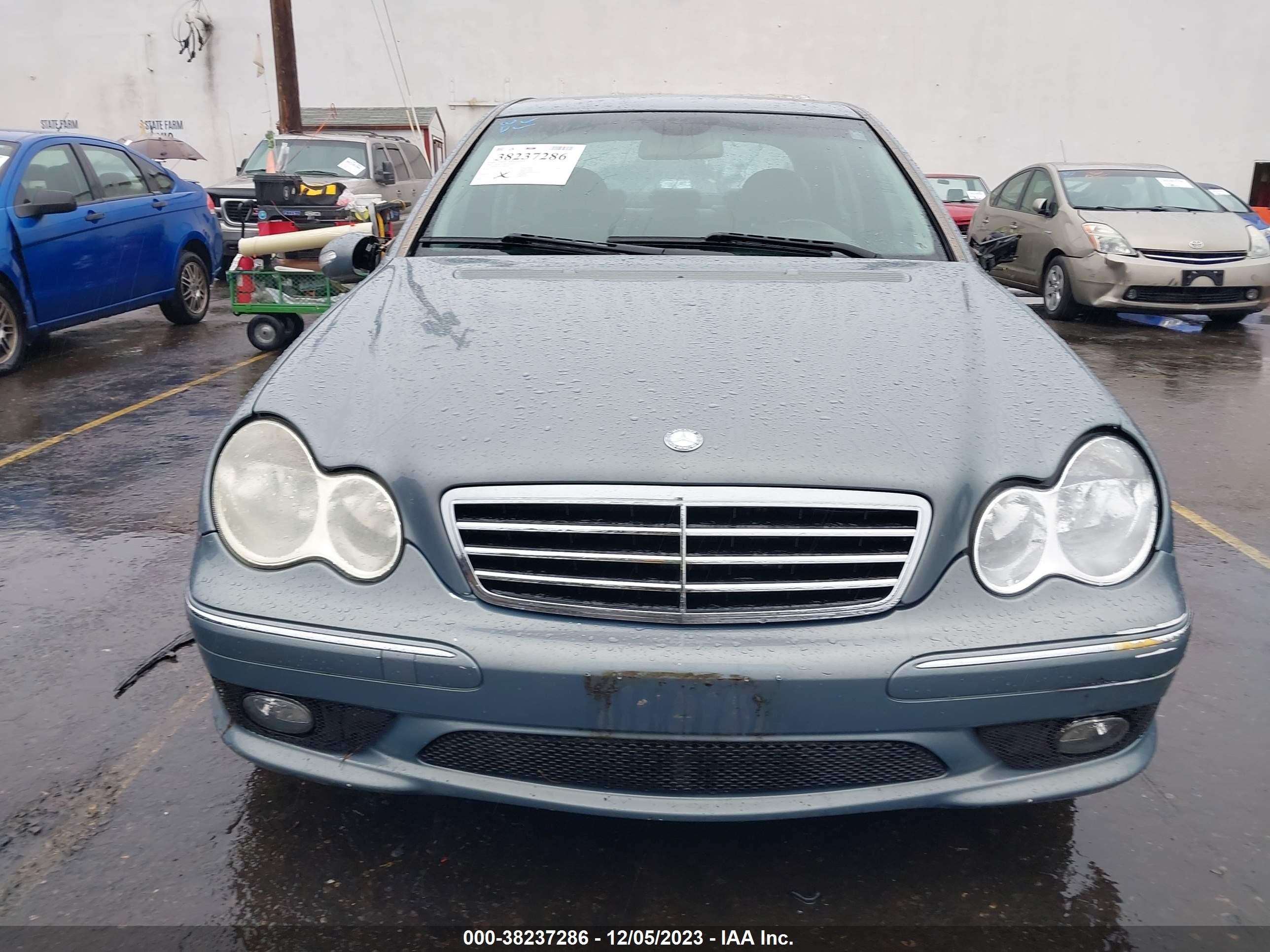 Photo 11 VIN: WDBRF40JX5F609296 - MERCEDES-BENZ C-KLASSE 