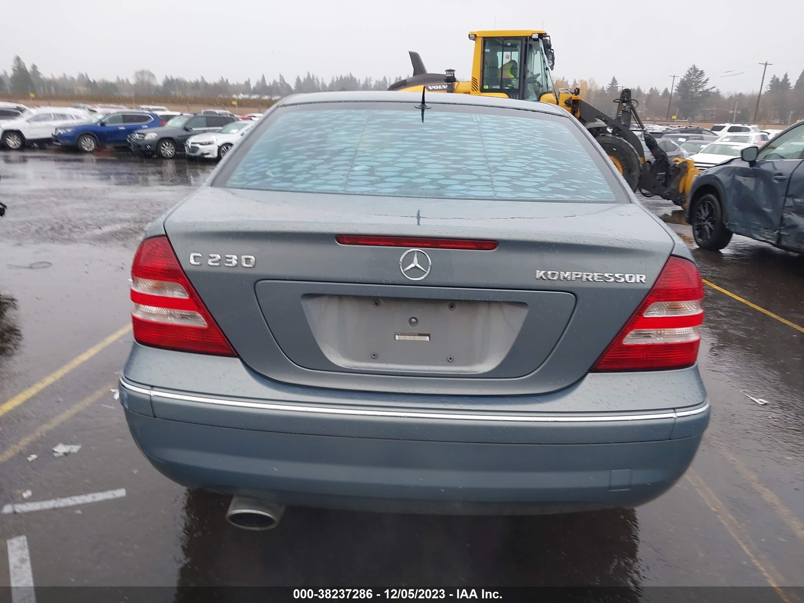 Photo 15 VIN: WDBRF40JX5F609296 - MERCEDES-BENZ C-KLASSE 