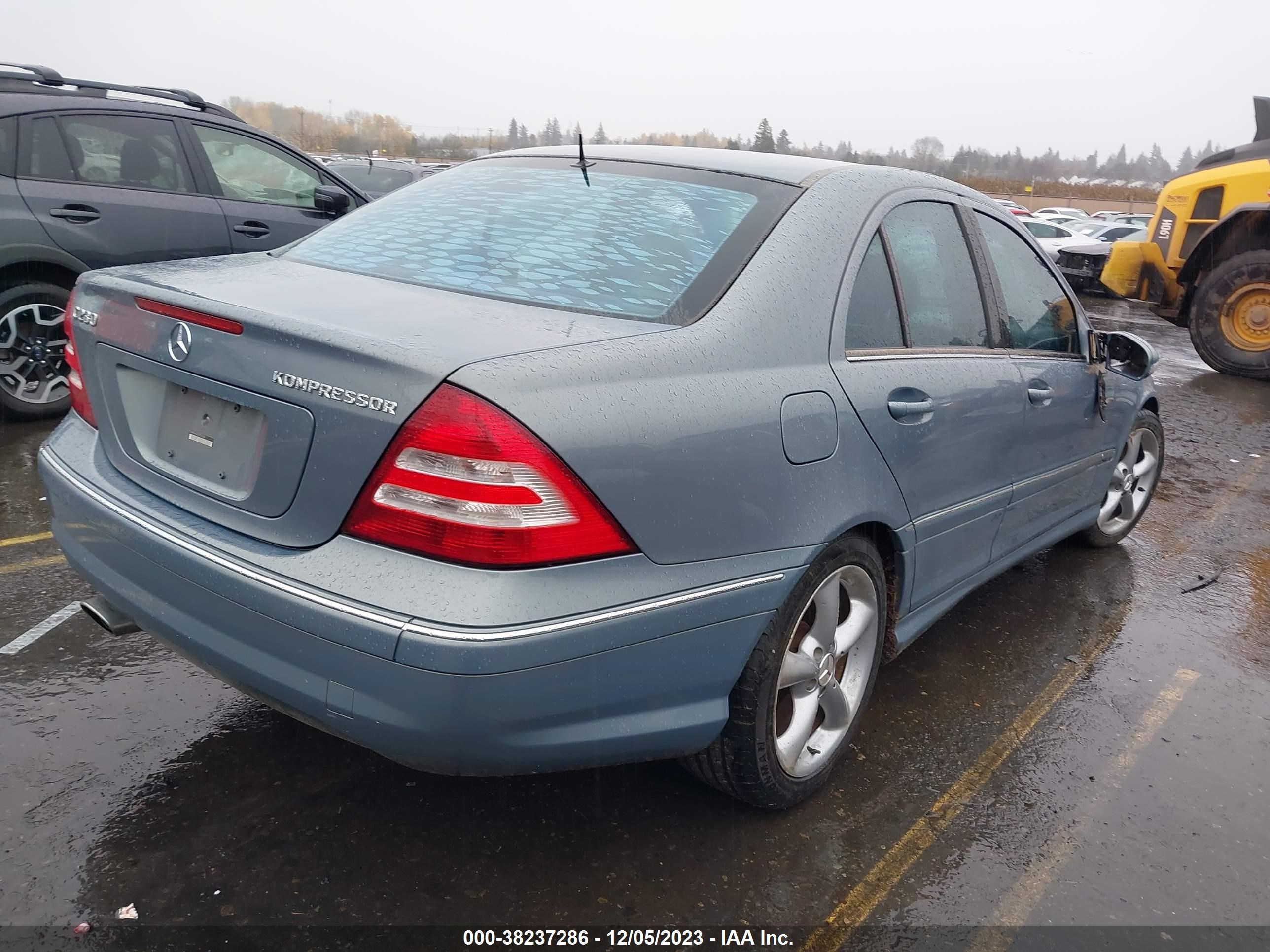 Photo 3 VIN: WDBRF40JX5F609296 - MERCEDES-BENZ C-KLASSE 