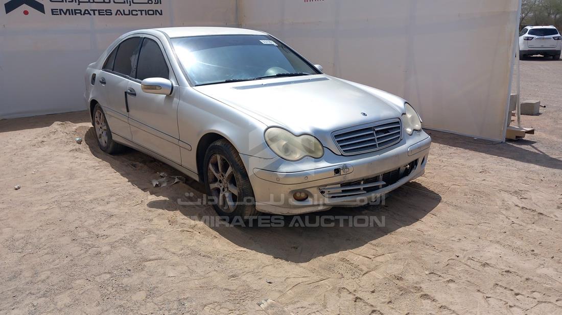 Photo 12 VIN: WDBRF46H47F881690 - MERCEDES C 