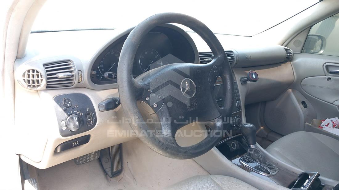 Photo 14 VIN: WDBRF46H47F881690 - MERCEDES C 