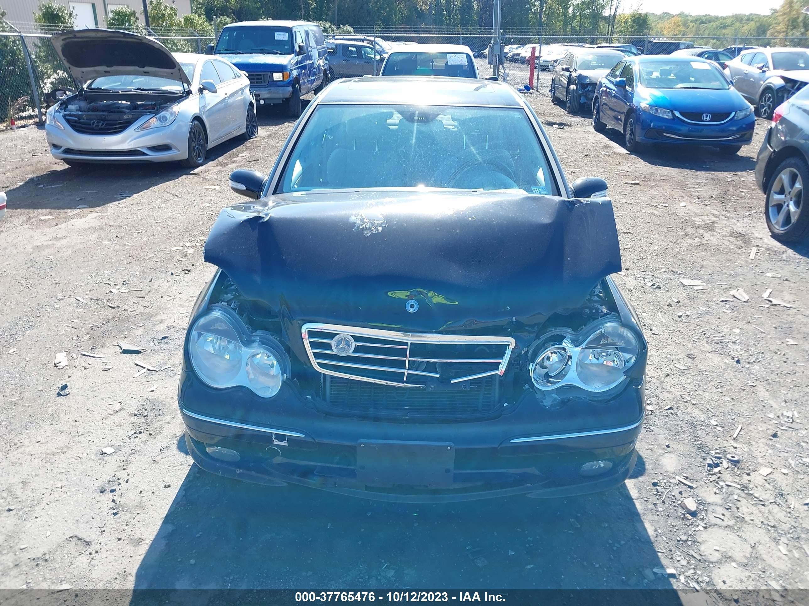 Photo 11 VIN: WDBRF52H07E026678 - MERCEDES-BENZ C-KLASSE 