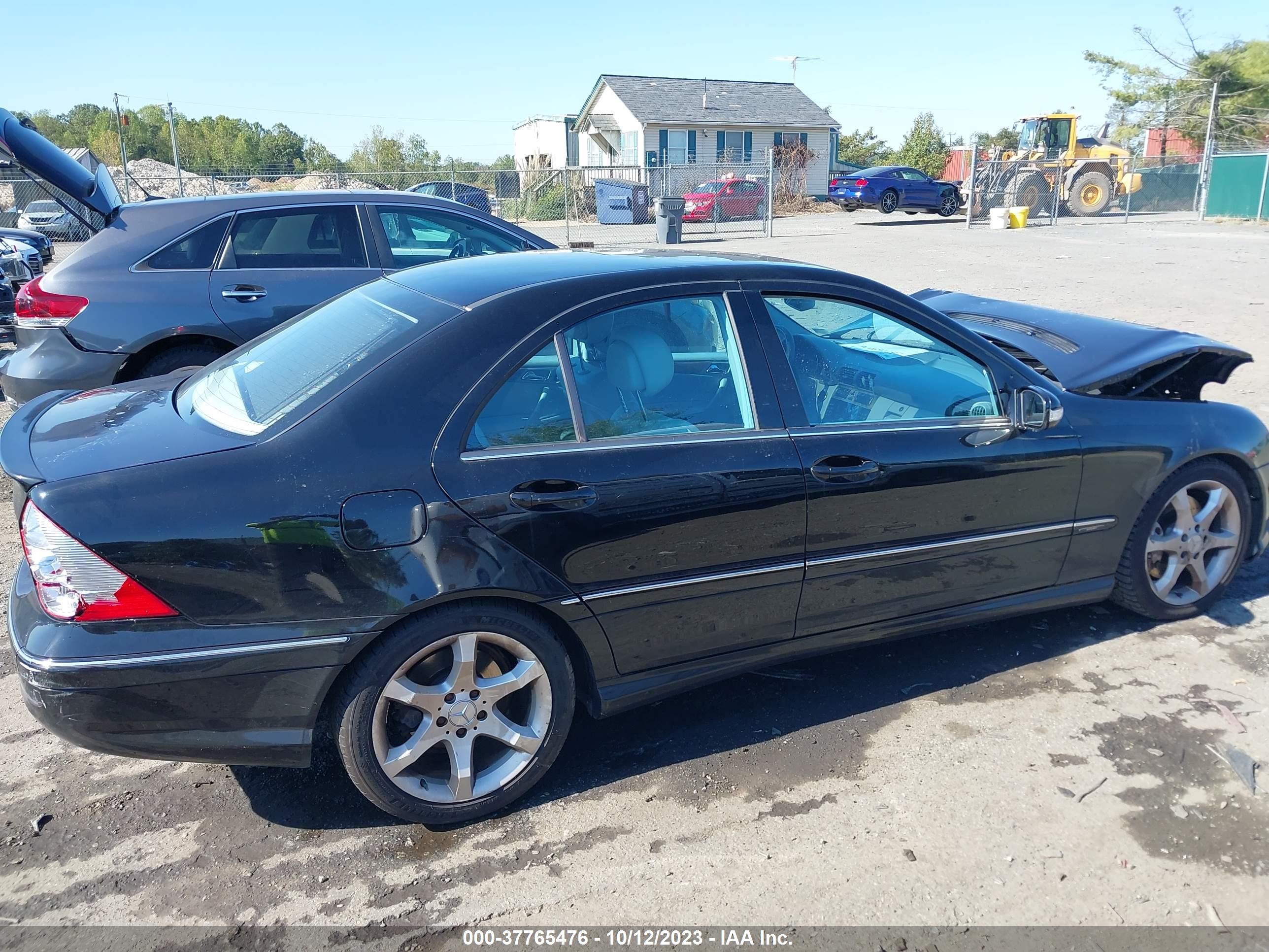 Photo 12 VIN: WDBRF52H07E026678 - MERCEDES-BENZ C-KLASSE 