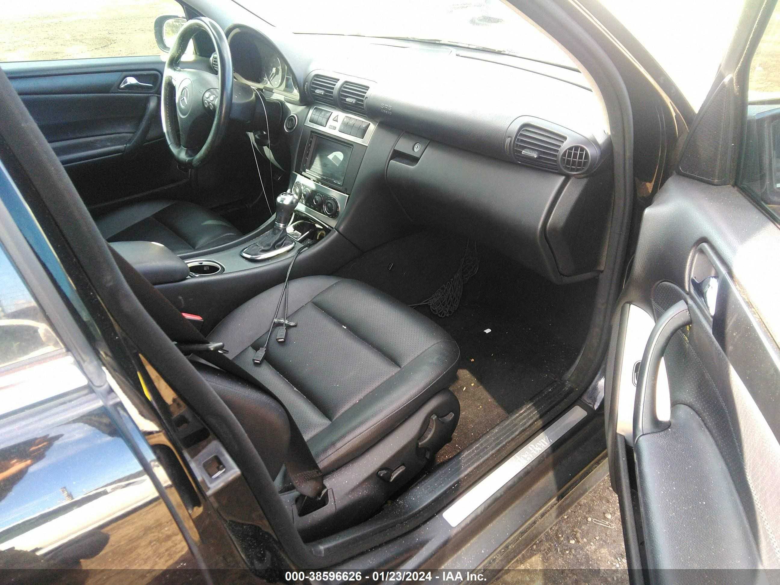 Photo 4 VIN: WDBRF52H07F890768 - MERCEDES-BENZ C-KLASSE 