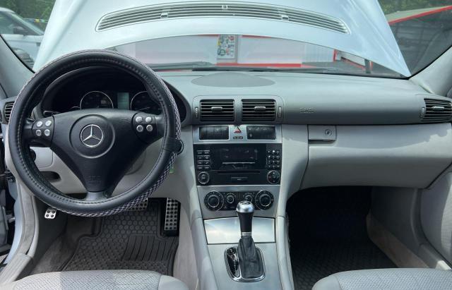 Photo 8 VIN: WDBRF52H26A843463 - MERCEDES-BENZ C-CLASS 